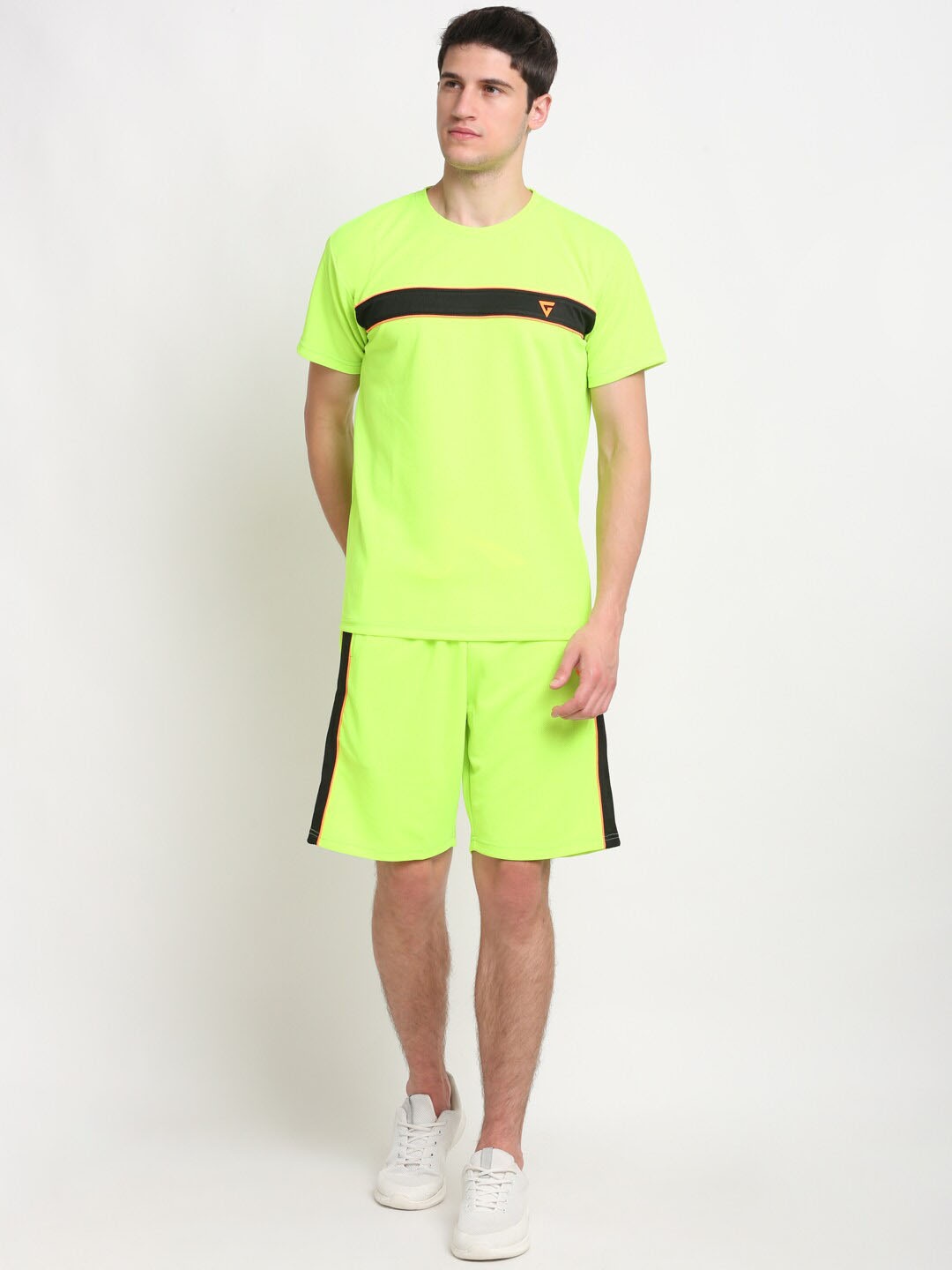 

GRIFFEL Men Round Neck T-shirt With Shorts, Green