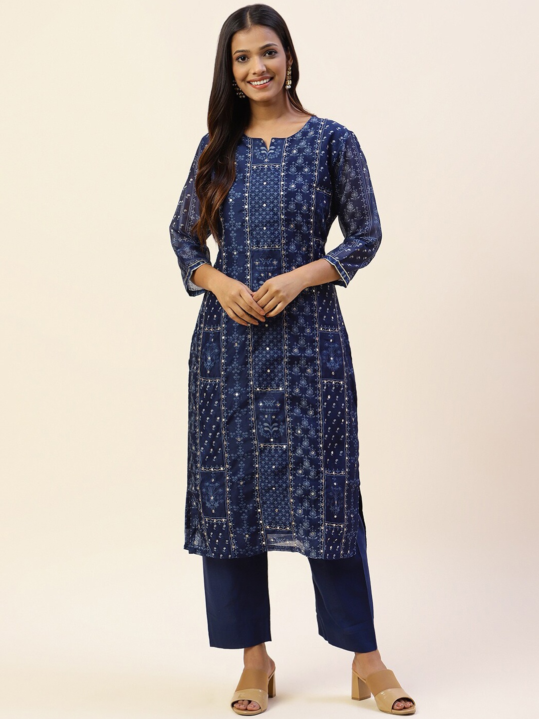 

Meena Bazaar Floral Printed Regular Straight Kurta With Trousers, Blue