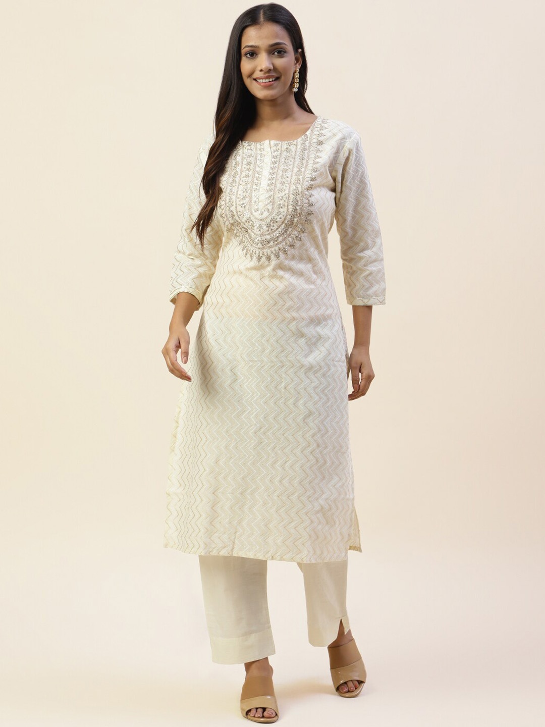 

Meena Bazaar Chevron Embroidered Regular Sequinned Kurta With Trousers, Cream