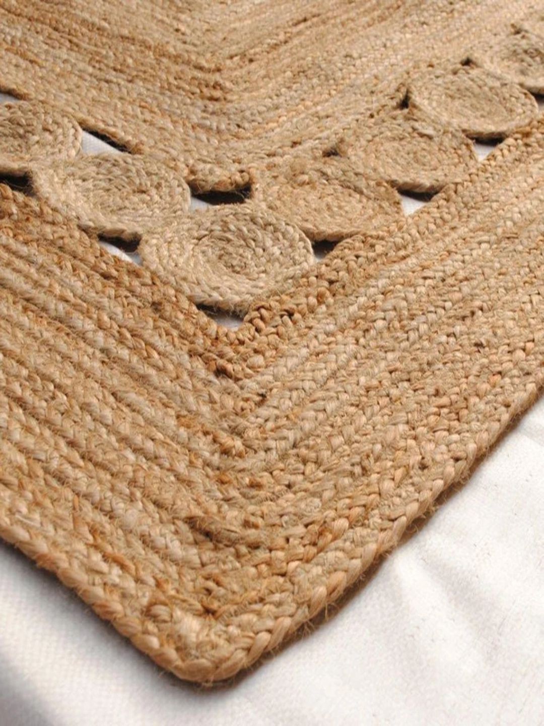 

THE HANDMADE FLAIR Beige Self-Designed Jute Rug
