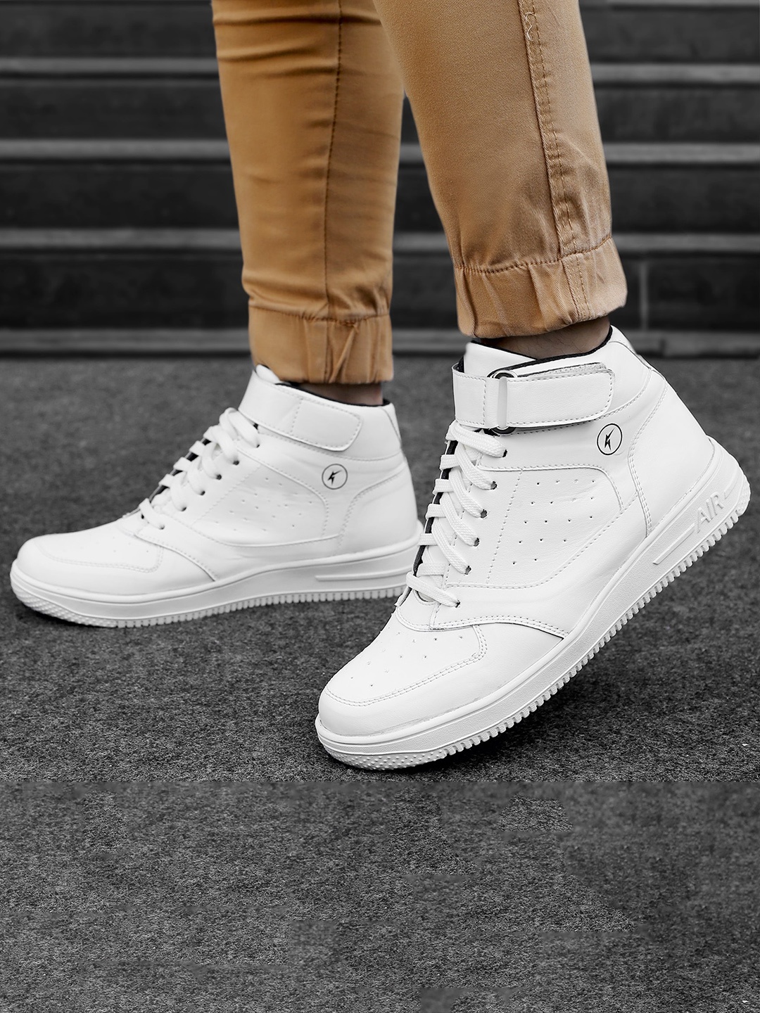 

KRAASA Men Perforated Mid-Top Sneakers, White