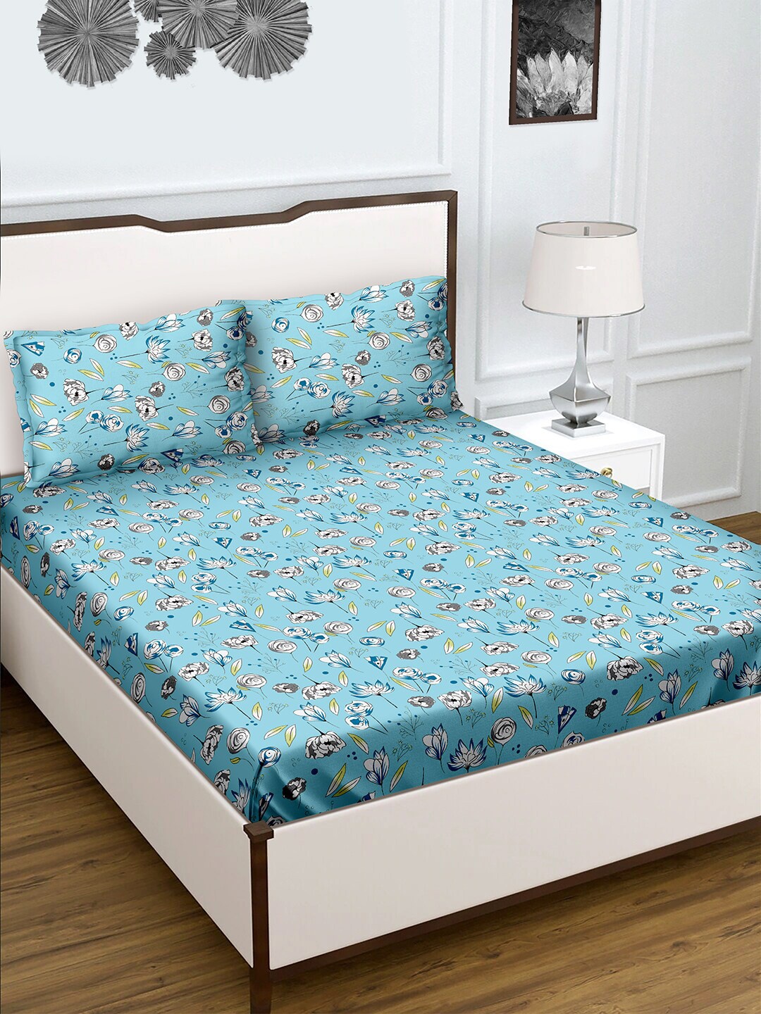 

HERE&NOW Blue & White Floral Printed 180 TC King Bedsheet With 2 Pillow Covers