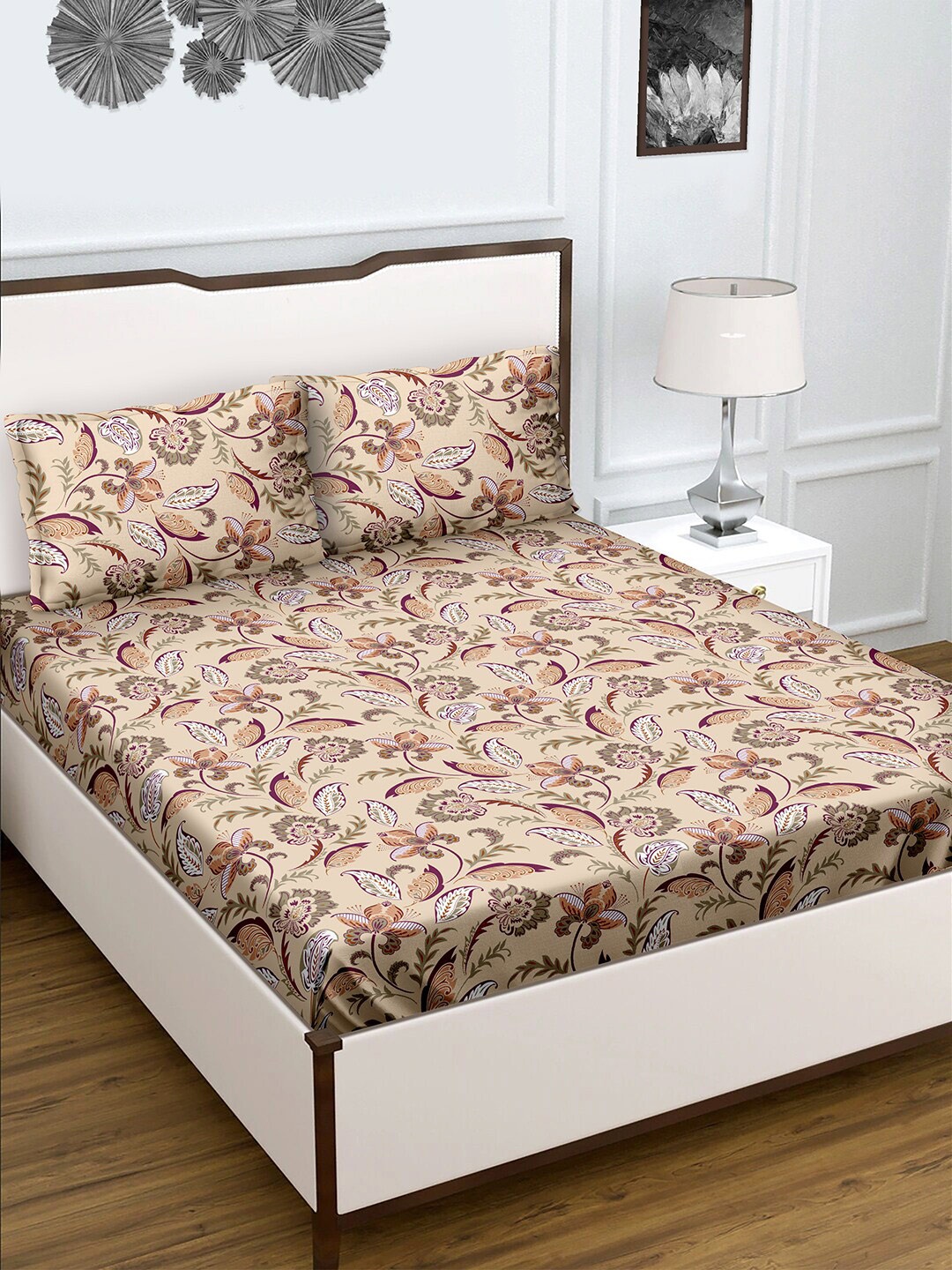 

HERE&NOW Beige & White Floral Printed 180 TC King Bedsheet With 2 Pillow Covers