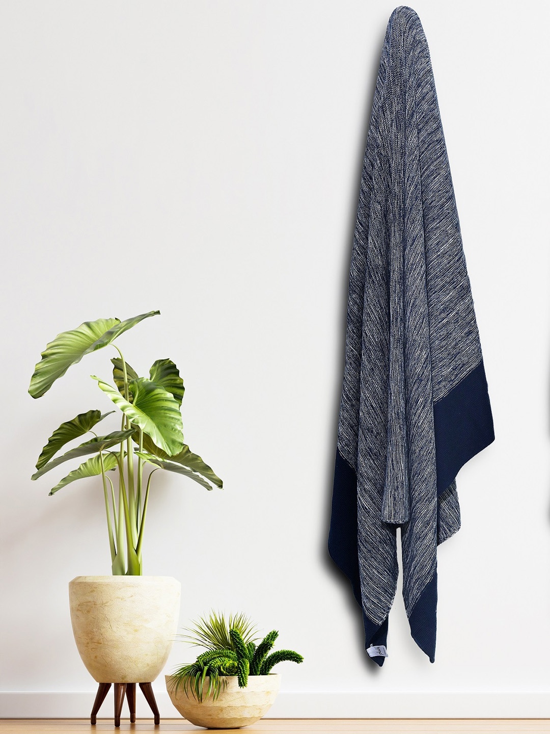 

Pluchi Barleycom Navy Blue & White Knitted Cotton Blanket Throw