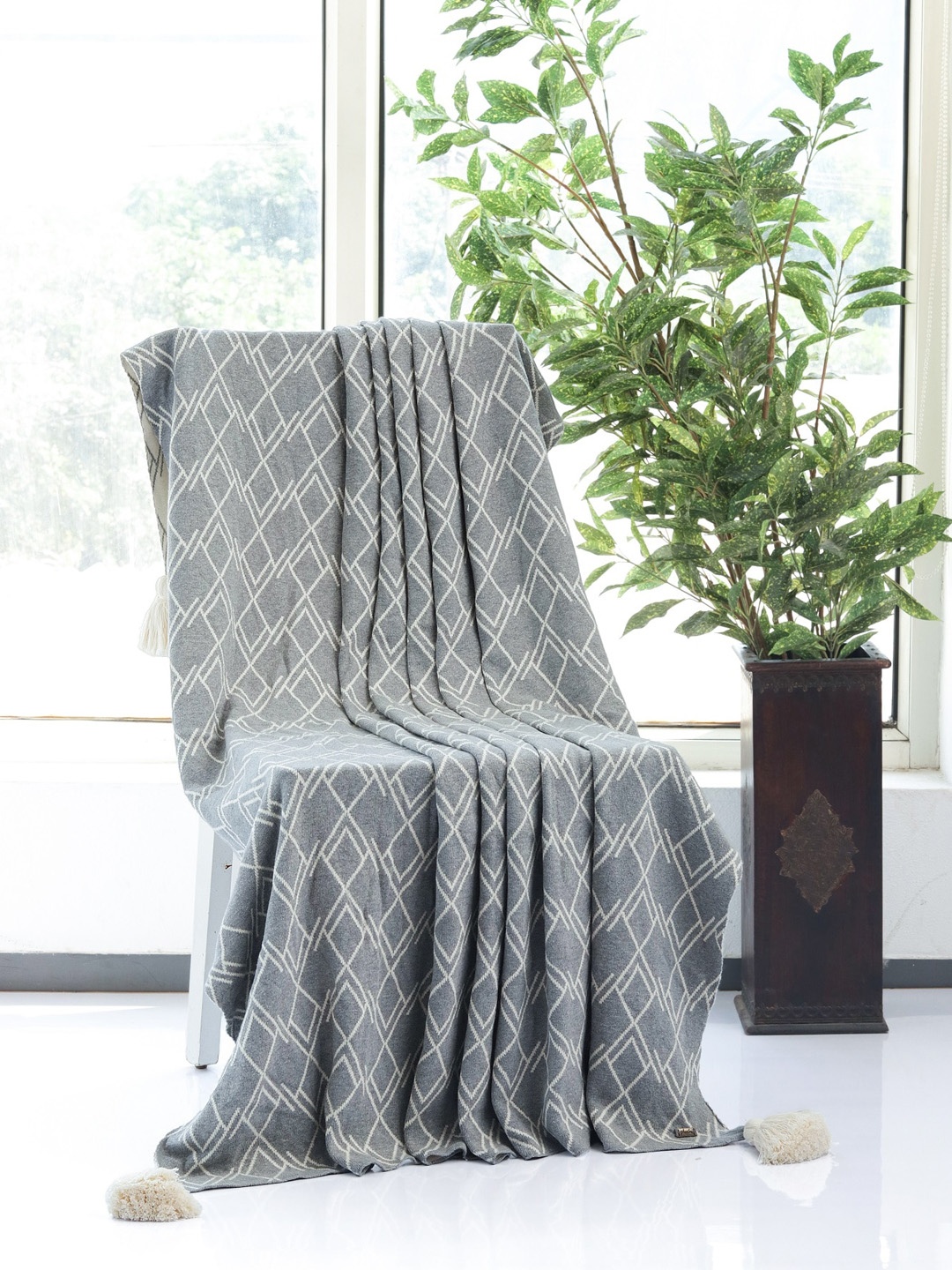 

Pluchi Gianna Grey & Cream Coloured Printed Cotton Blanket Throw