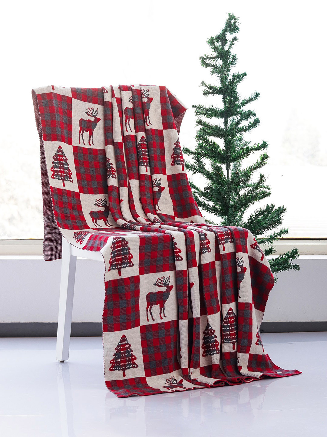 

Pluchi Grey & Red Reindeer On The Way Printed Cotton Blanket Throw