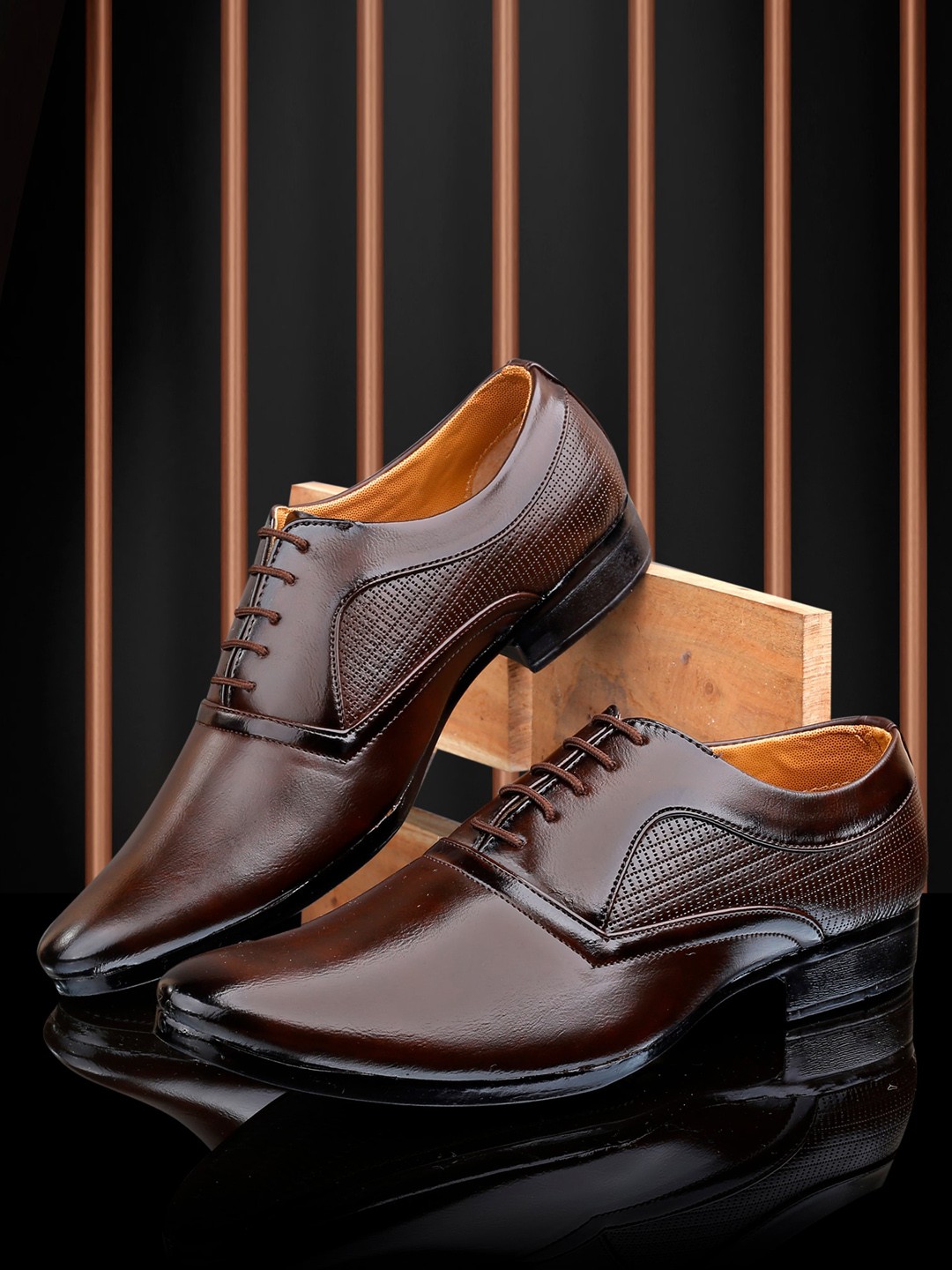 

KRAASA Men Textured Formal Oxfords, Brown
