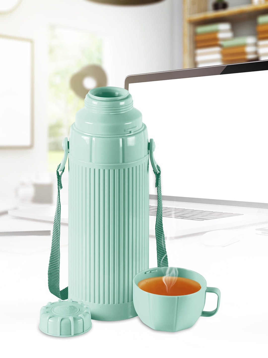 

Milton Precious 1000 Light Green Plastic Insulated 910 ml Flask