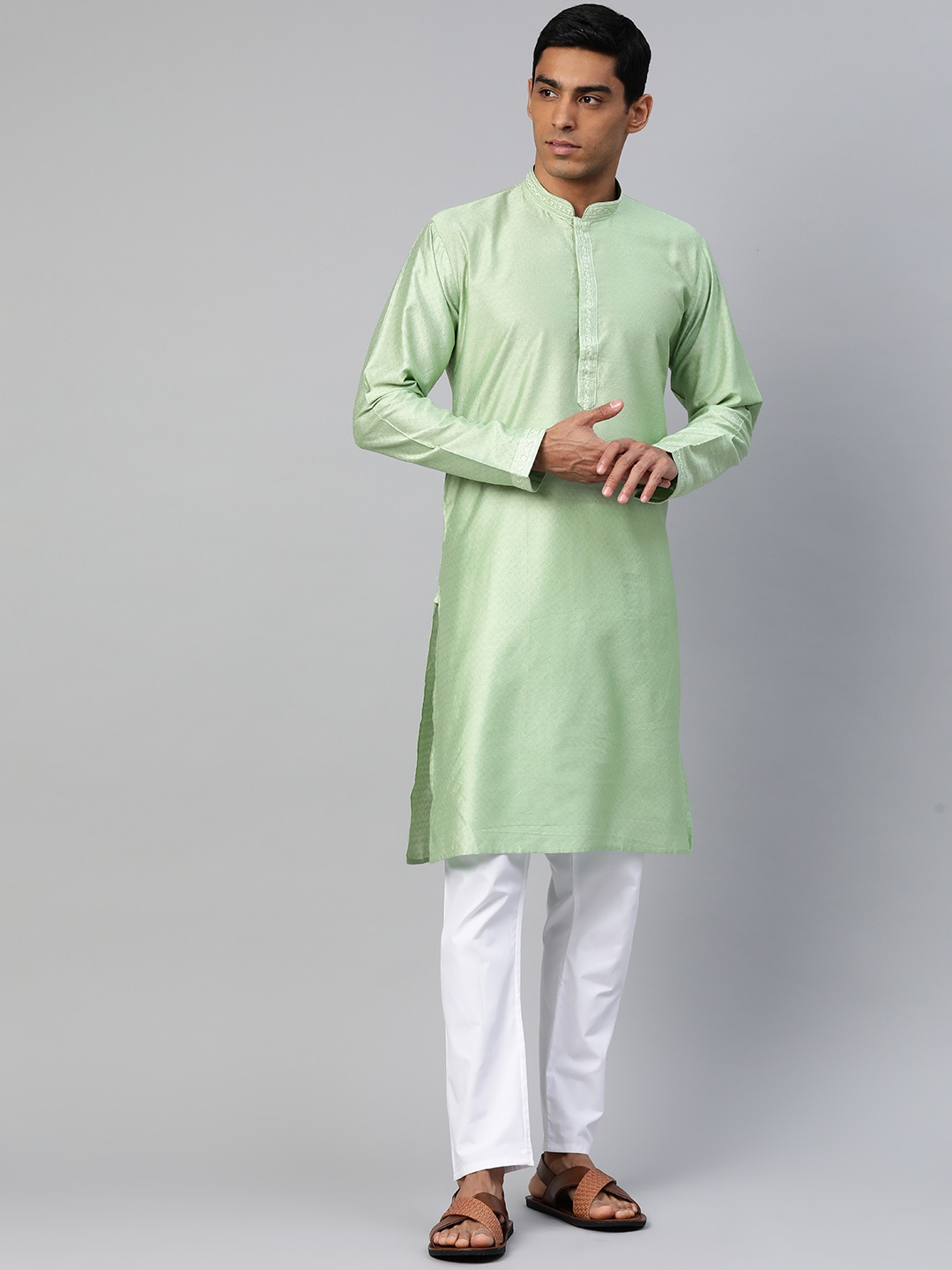 

MANQ Embroidered Regular Kurta with Pyjamas, Sea green