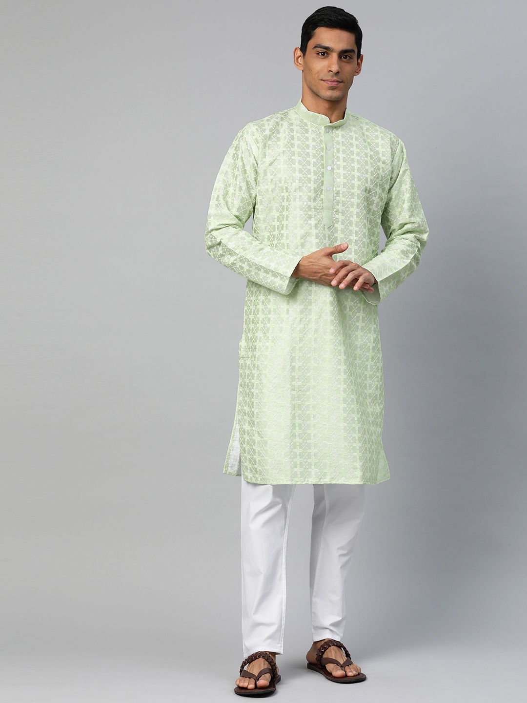

MANQ Embroidered Regular Kurta with Pyjamas, Sea green