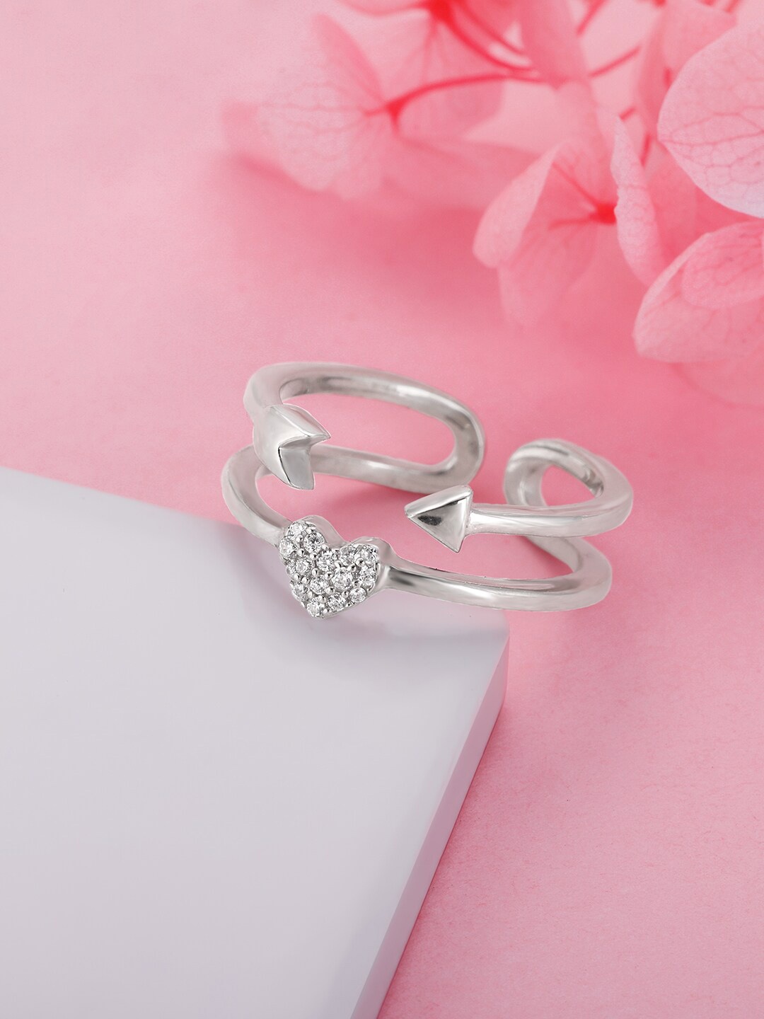 

GIVA 925 Sterling Silver Silver Plated CZ Studded Finger Ring