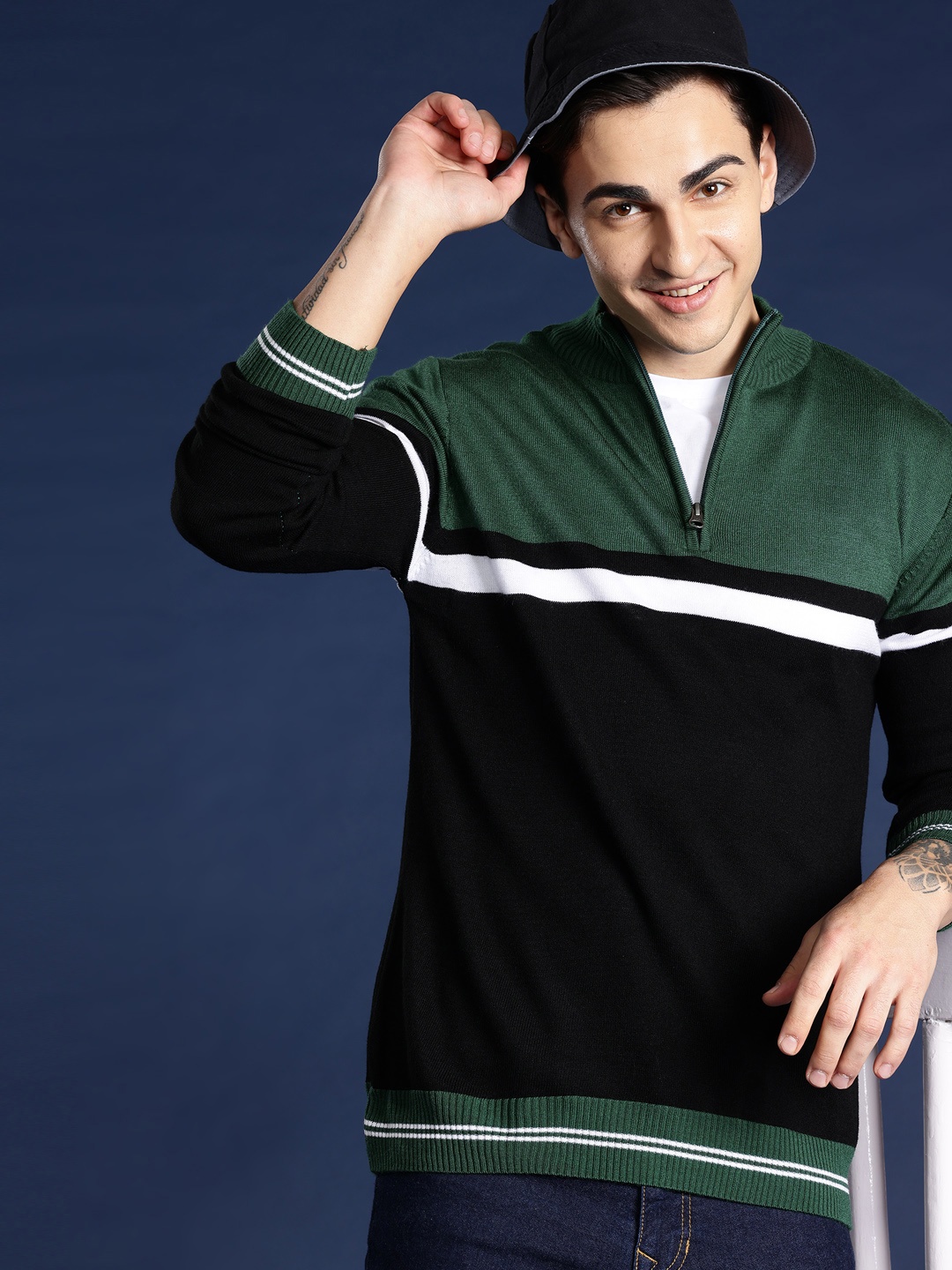 

Mast & Harbour Men Colourblocked Acrylic Pullover, Green