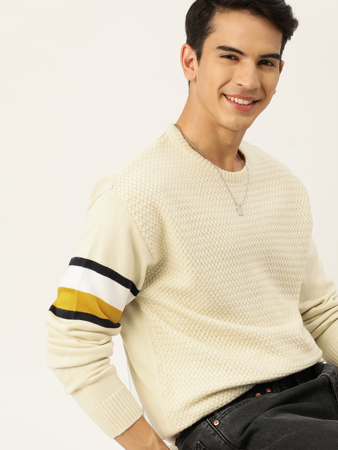 

Mast & Harbour Men Solid Pullover, Beige