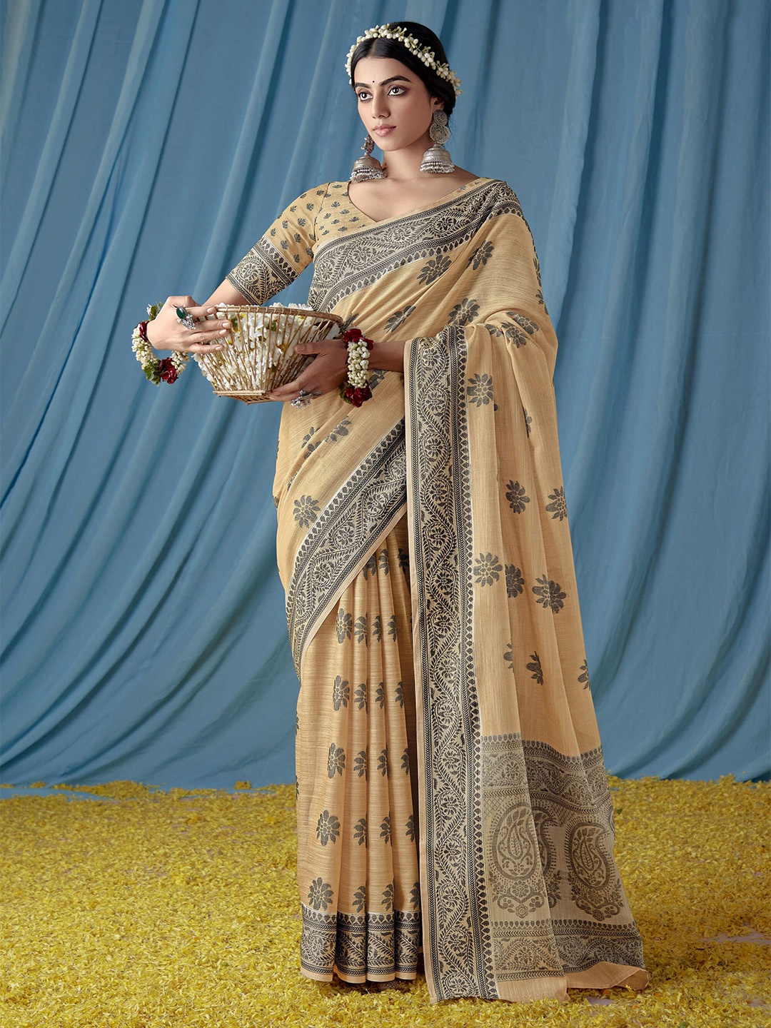

elora Floral Woven Design Zari Pure Linen Banarasi Saree, Cream