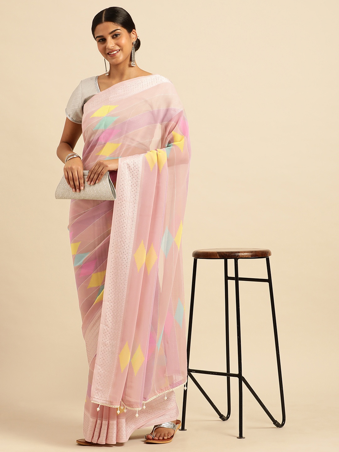 

Triveni Stones-Studded Pure Georgette Saree, Cream