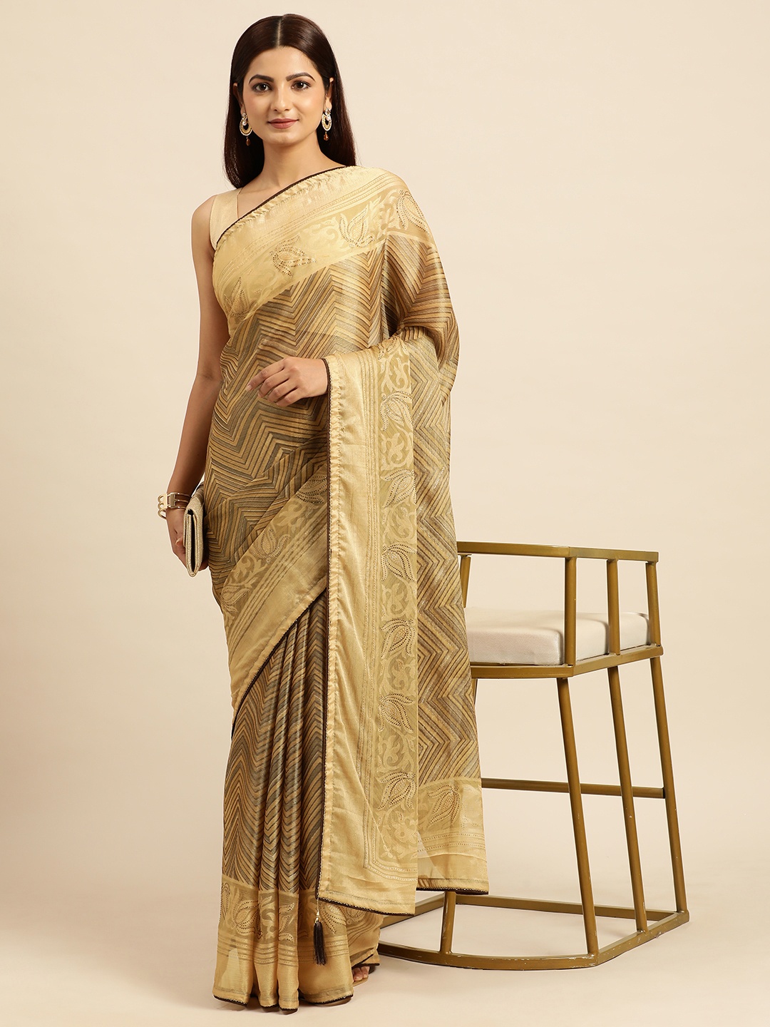 

Triveni Geometric Beads & Stones Brasso Saree, Yellow