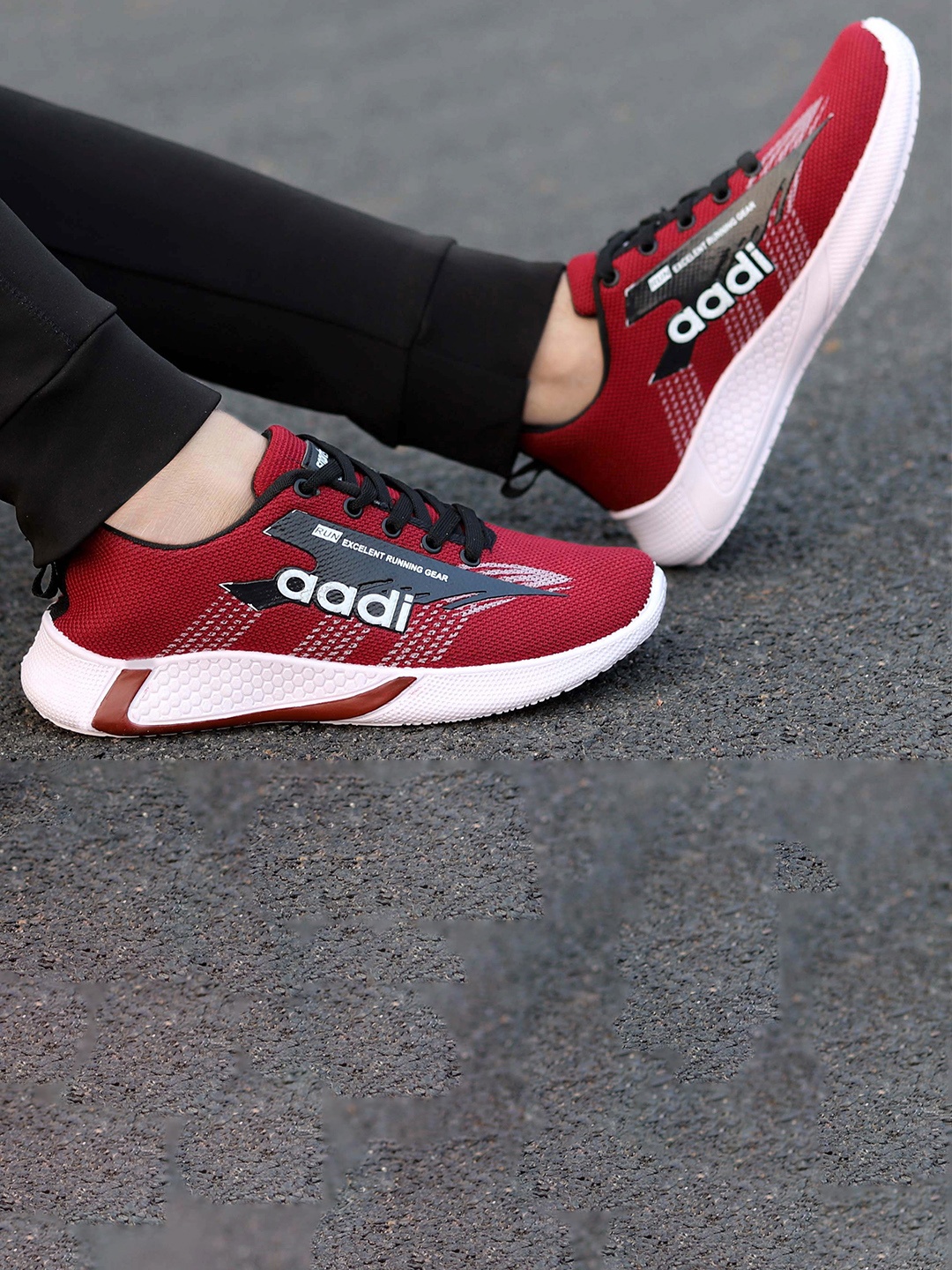 

aadi Men Printed Lightweight Mesh Comfort Insole Contrast Sole Sneakers, Red