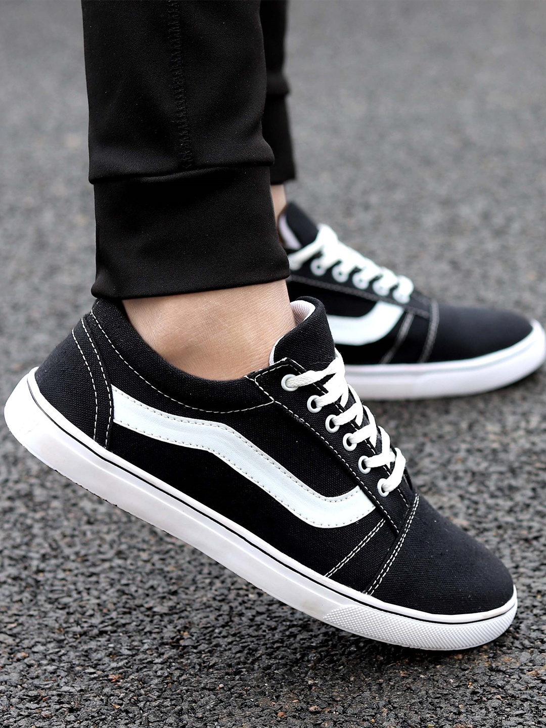 

aadi Men Striped Lightweight Comfort Insole Mesh Contrast Sole Sneakers, Black