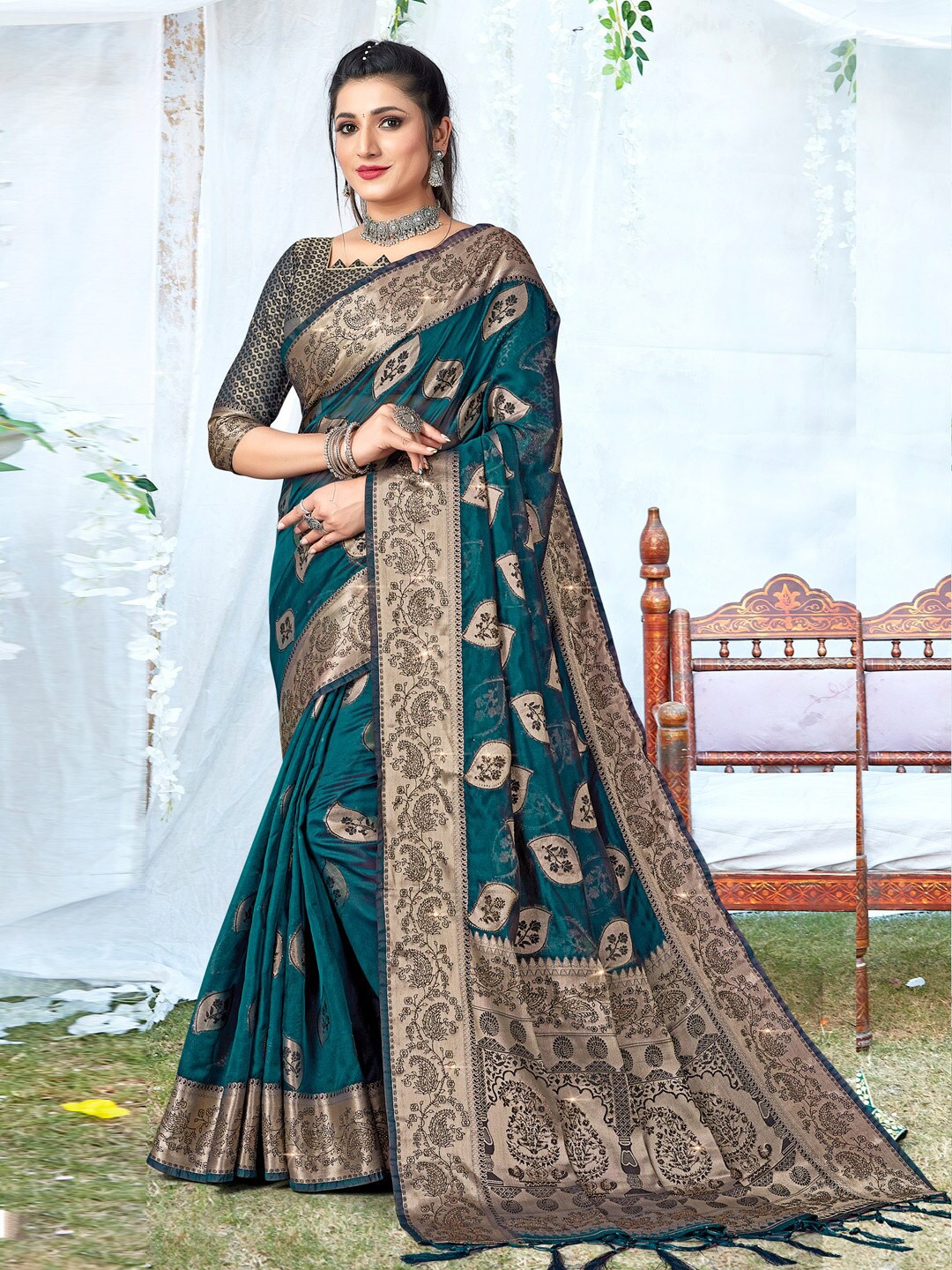 

SANGAM PRINTS Floral Woven Design Zari Organza Saree, Blue