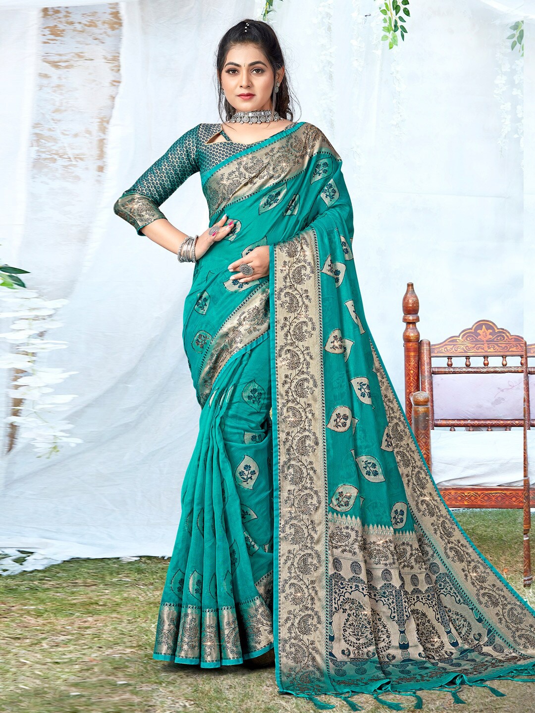 

SANGAM PRINTS Floral Woven Design Zari Organza Saree, Sea green