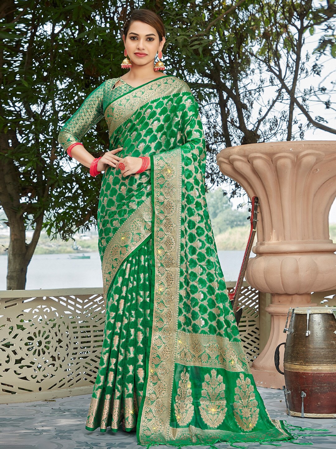 

SANGAM PRINTS Ethinic Woven Design Zari Organza Saree, Green