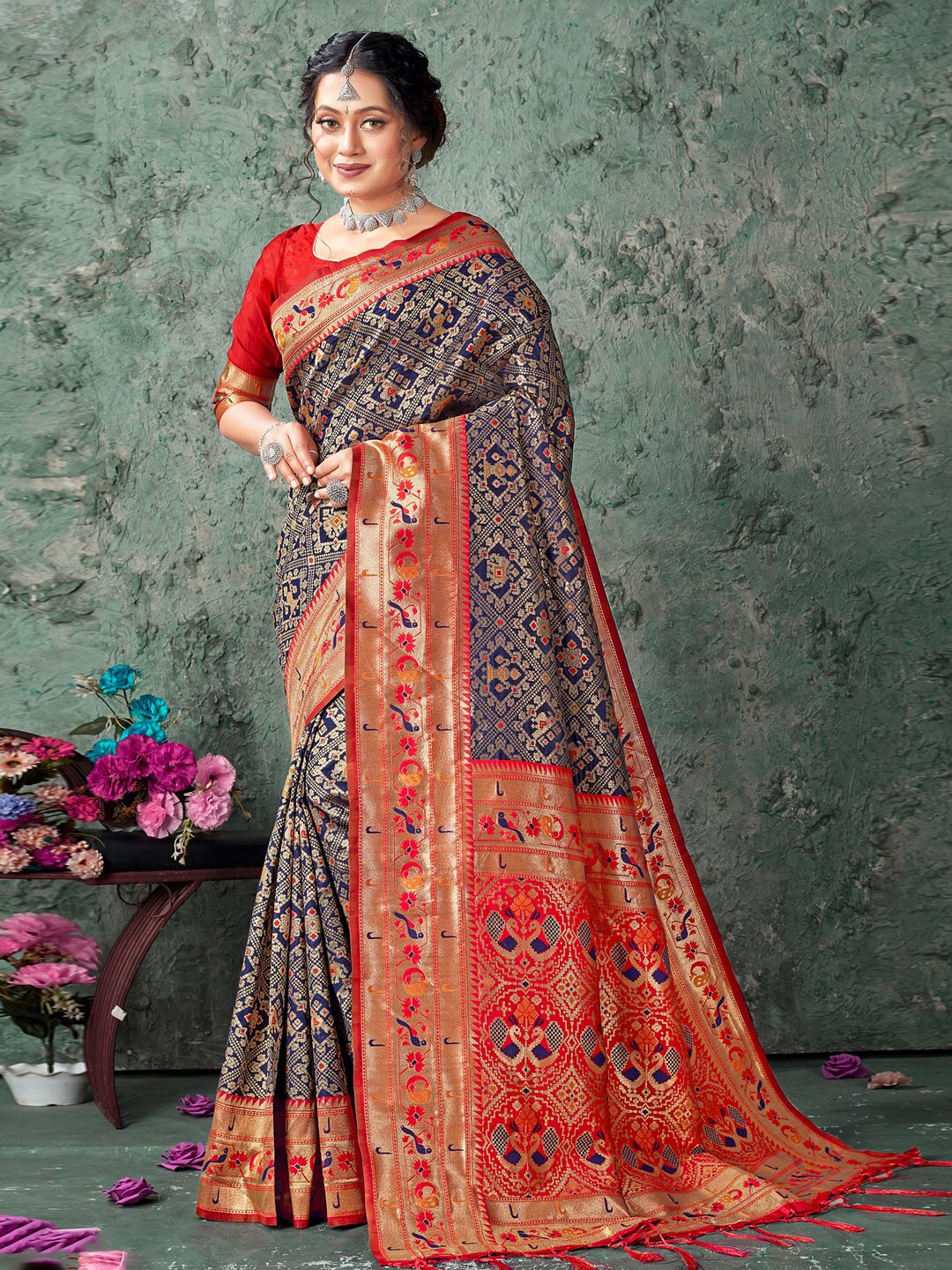 

SANGAM PRINTS Ethnic Motif Woven Design Zari Patola Saree, Navy blue