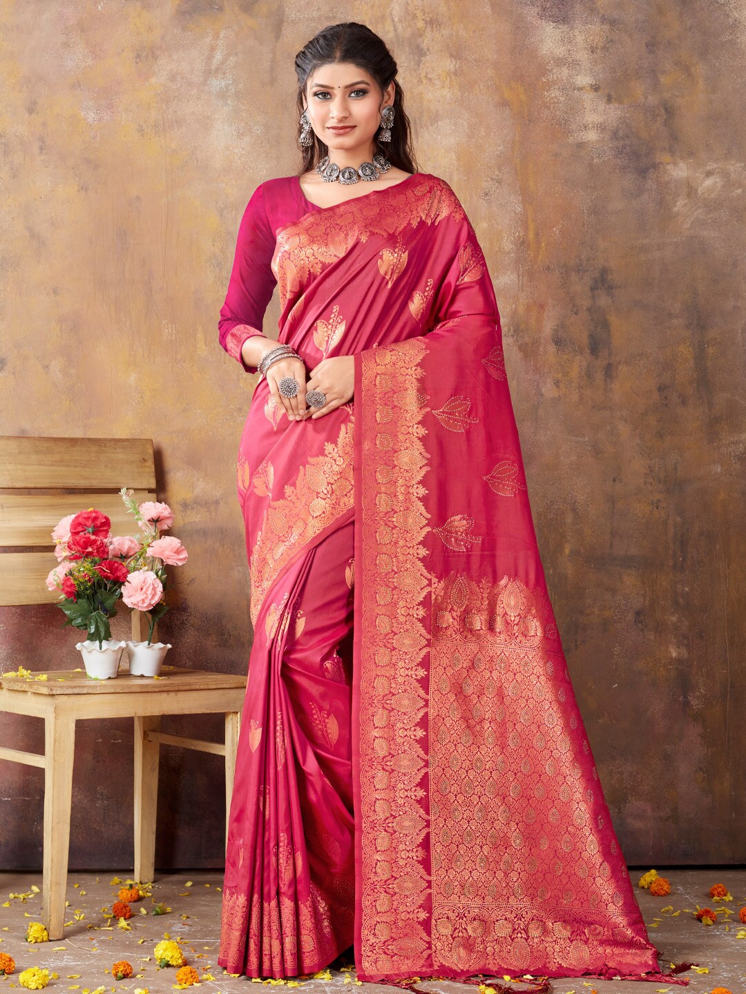 

SANGAM PRINTS Floral Woven Design Zari Embellished Saree, Magenta
