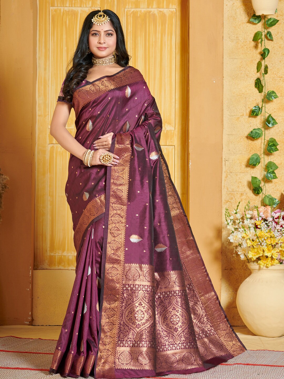 

SANGAM PRINTS Floral Woven Design Zari Pure Silk Banarasi Saree, Purple