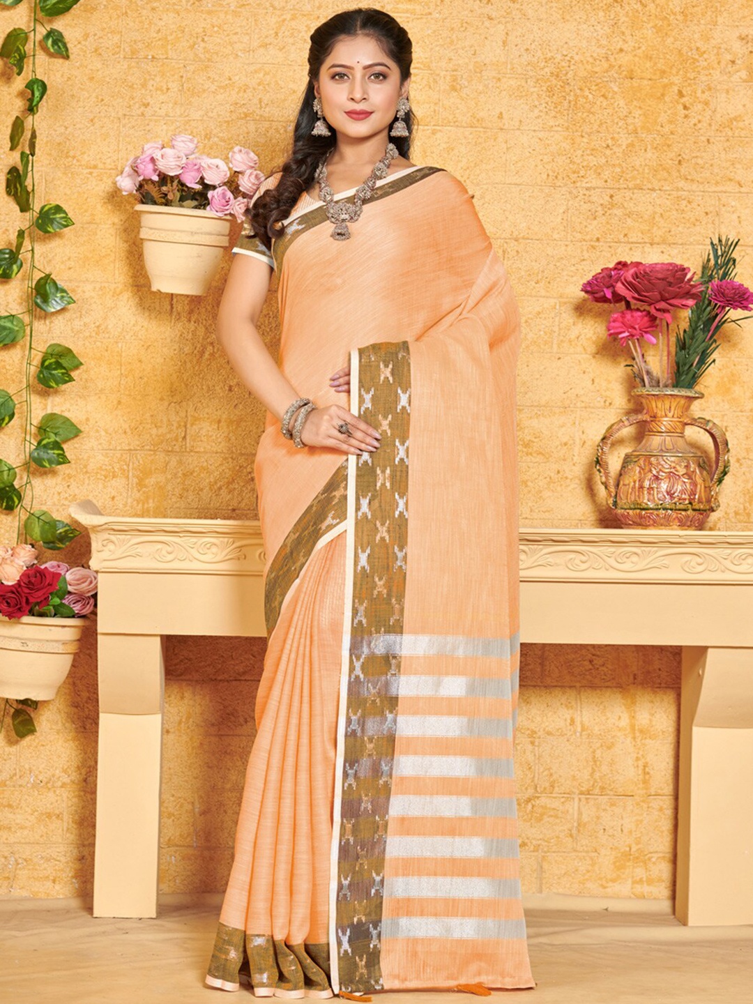 

SANGAM PRINTS Woven Design Zari Pure Linen Saree, Peach