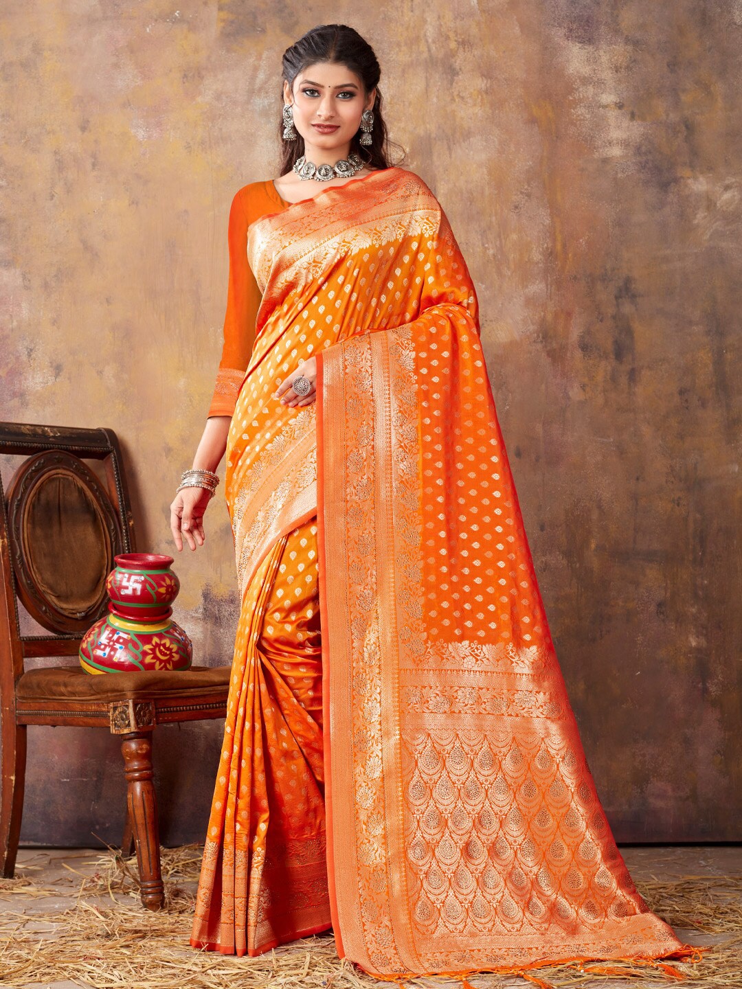 

SANGAM PRINTS Ethnic Woven Design Zari Saree, Orange