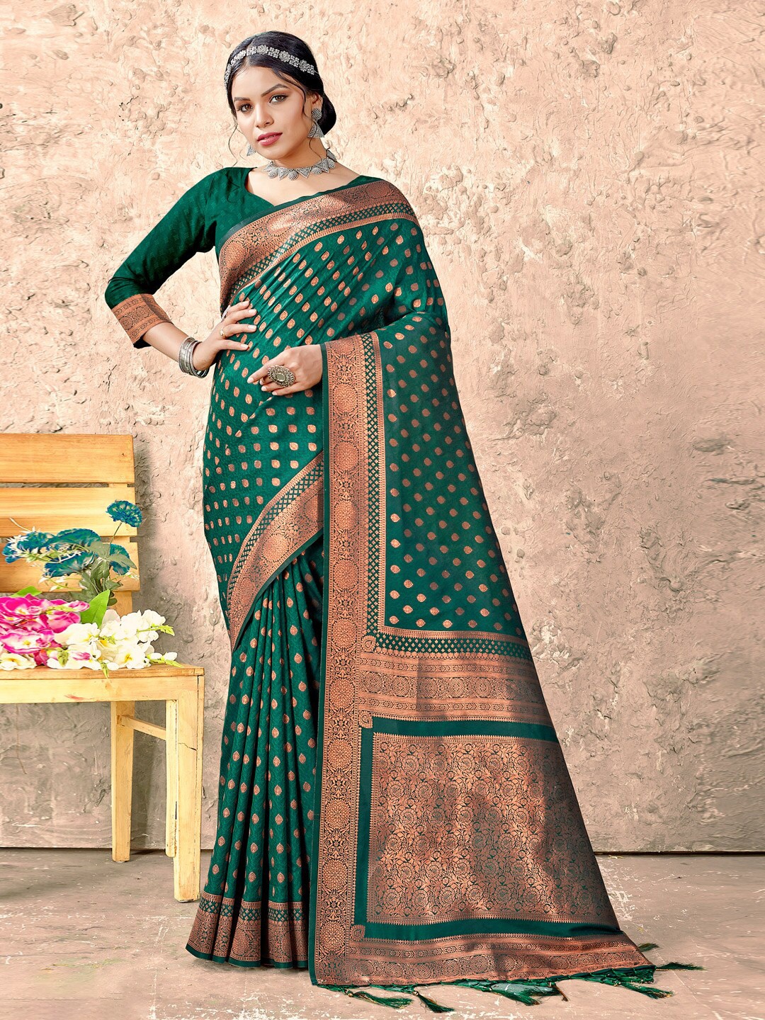 

SANGAM PRINTS Ethnic Motif Woven Design Zari Saree, Green