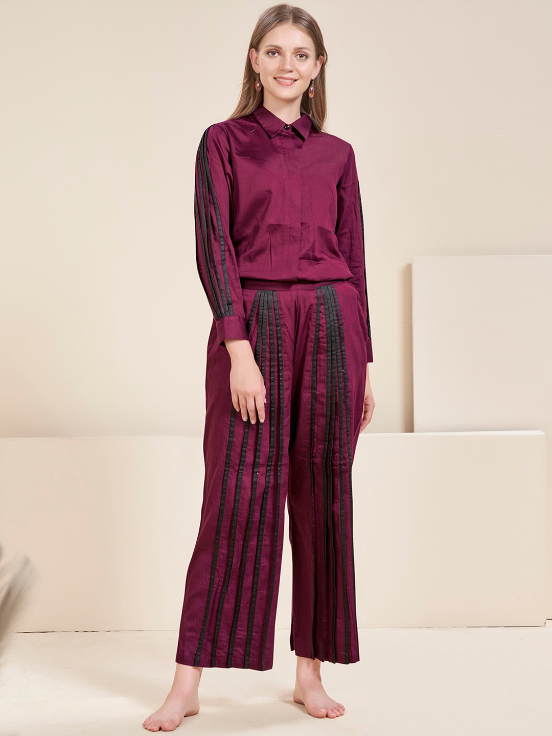 

Bannos Swagger Long Sleeves Pleated Shirt With Trousers, Burgundy