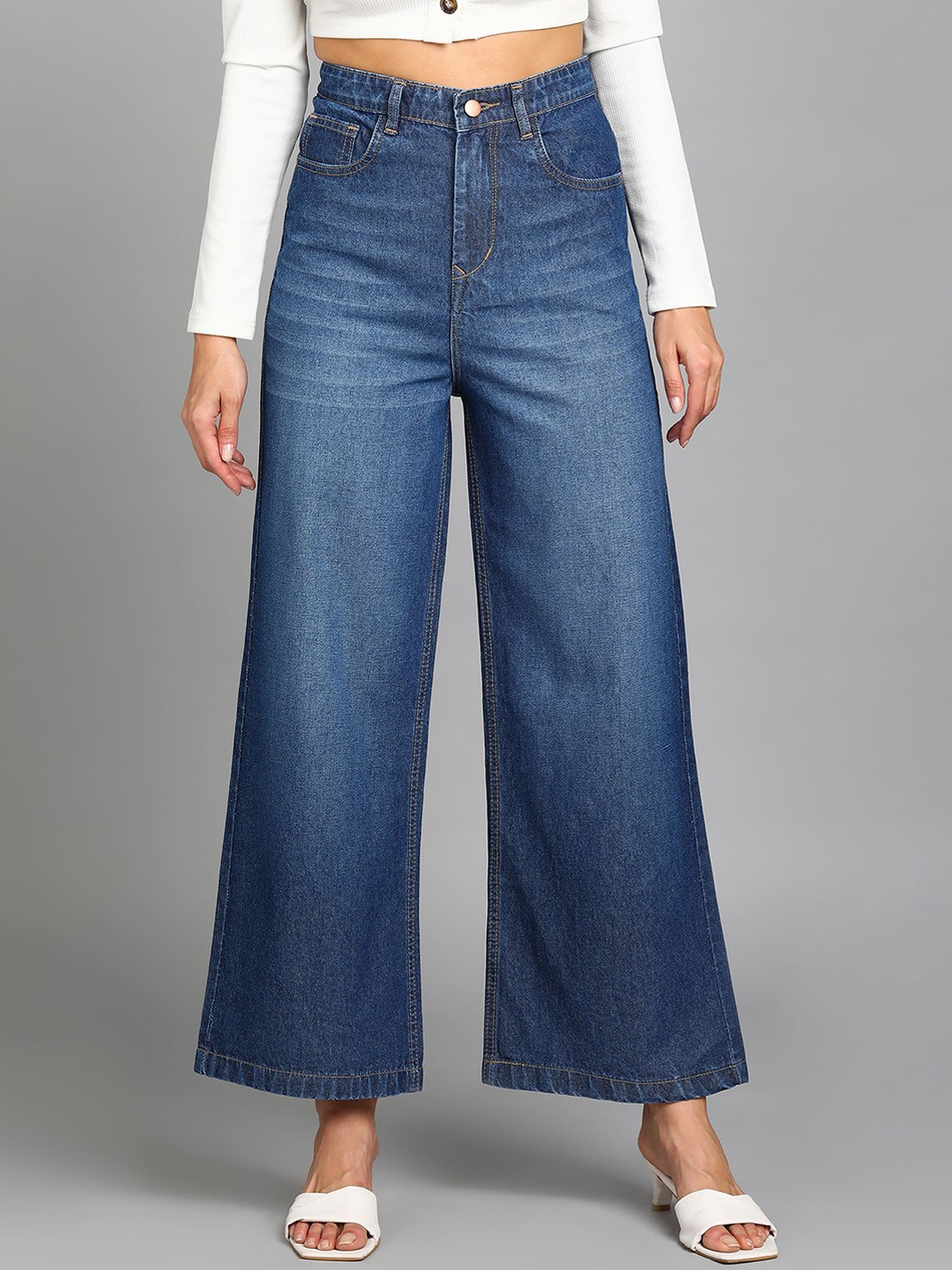 

Urbano Fashion Women High-Rise Light Fade Jeans, Blue