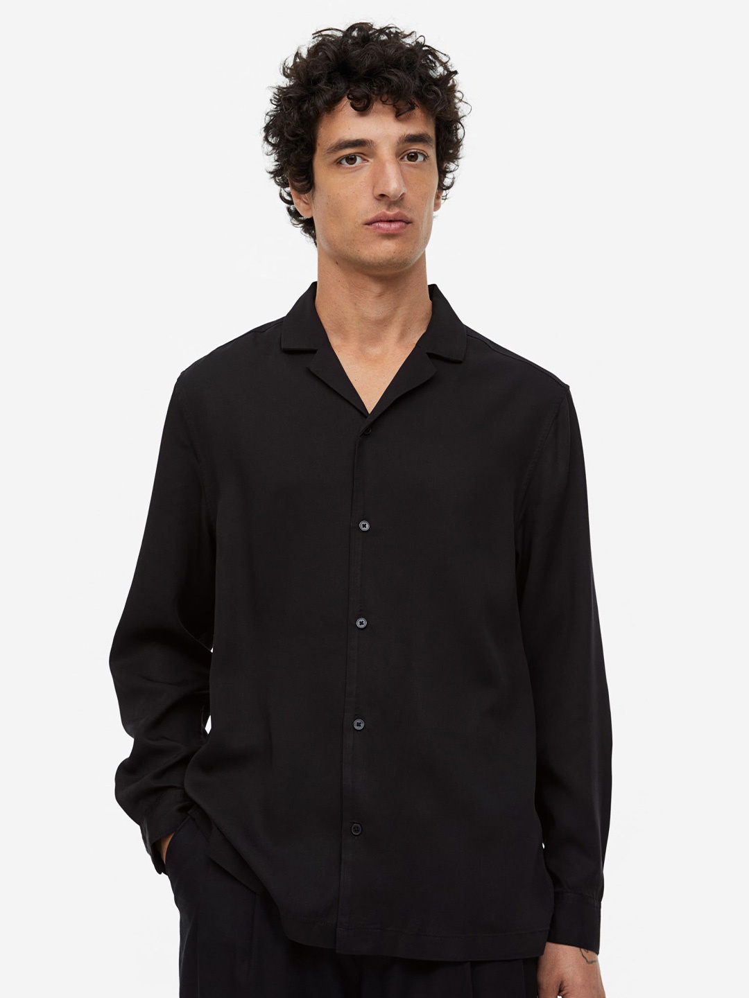

H&M Men Regular Fit Long-sleeved Lyocell Resort Shirt, Black