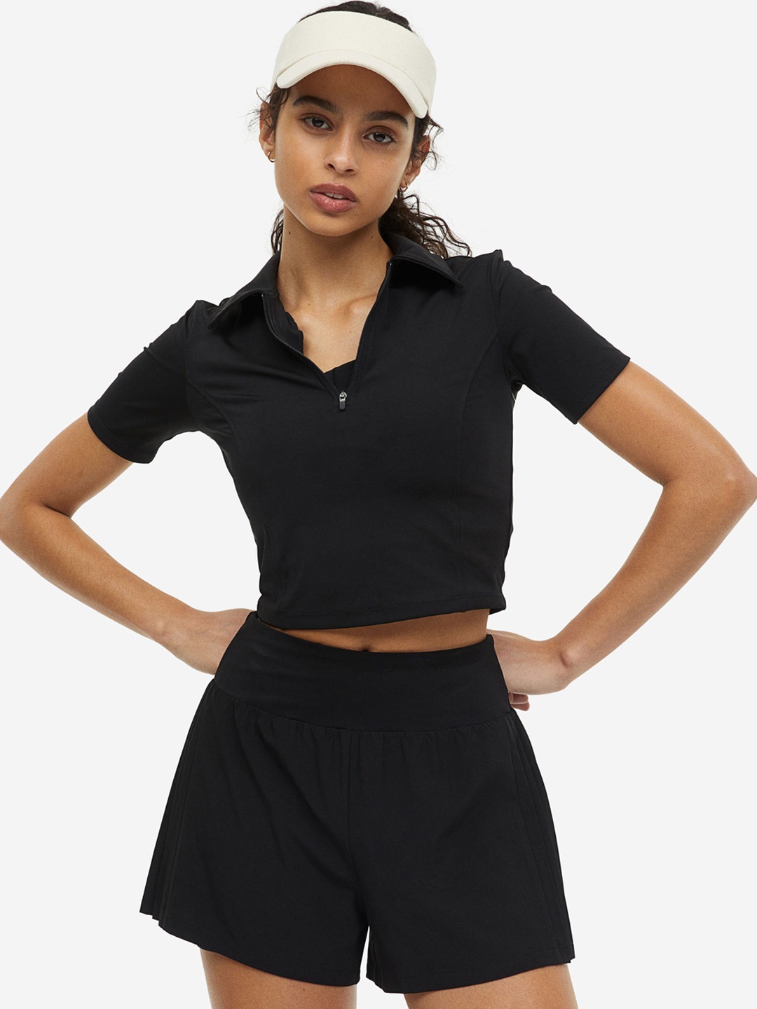 

H&M Women DryMove Tennis Shorts, Black