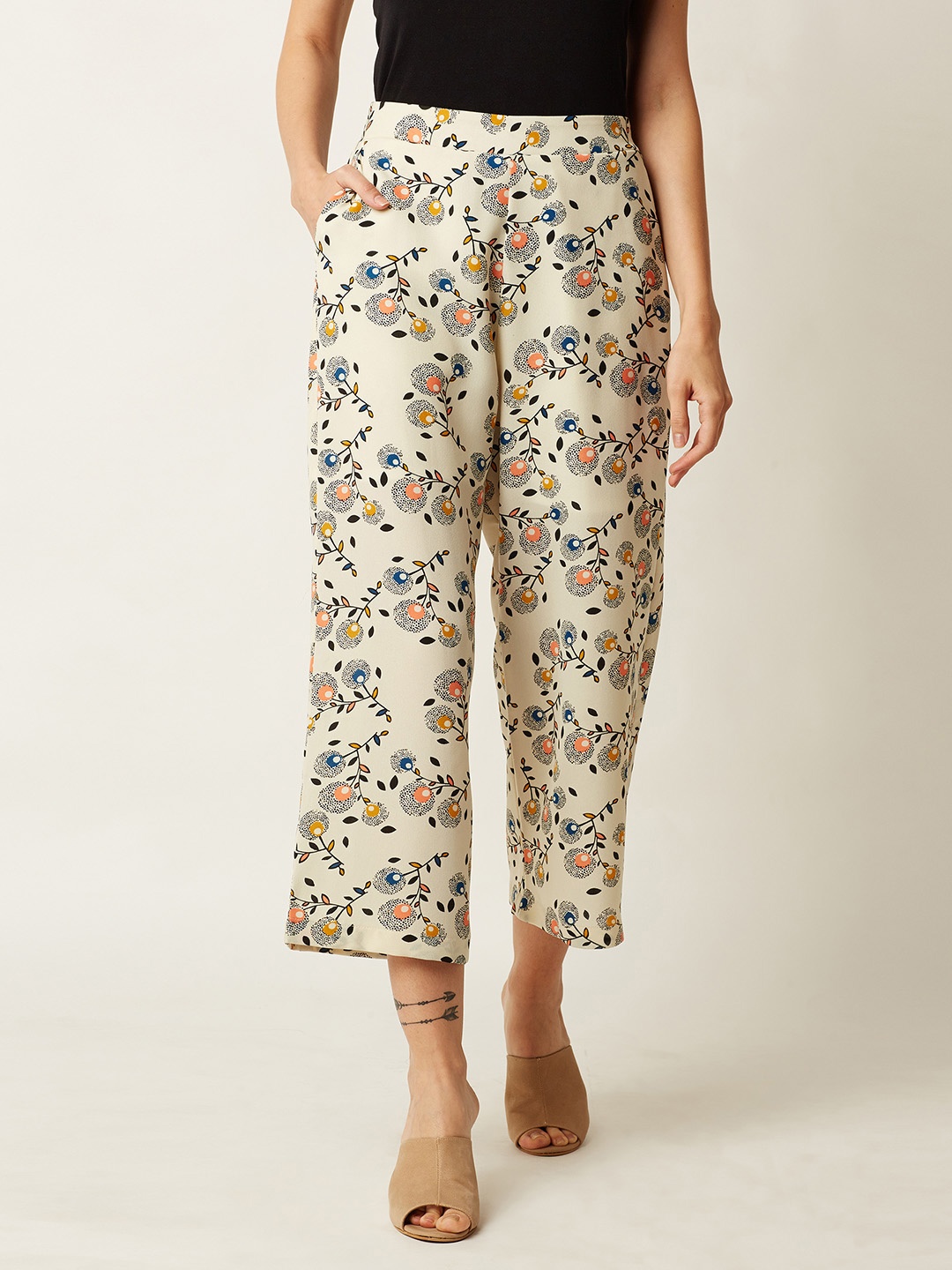 

Miss Chase Women Beige Regular Fit Printed Culottes