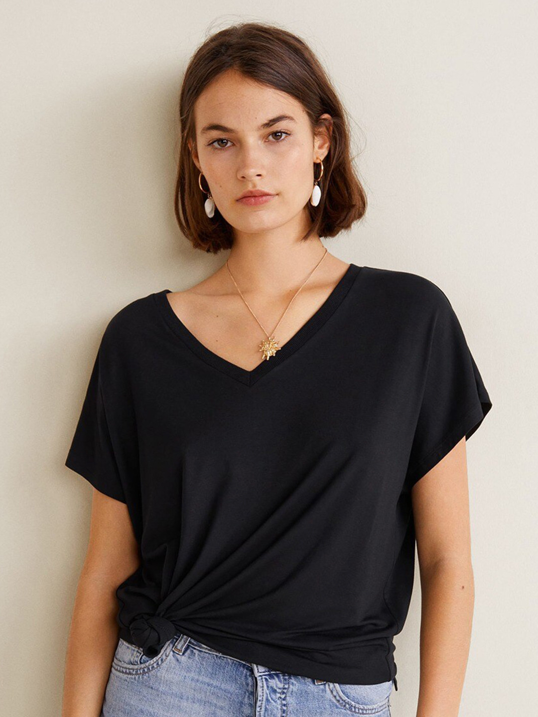 

COLOR CAPITAL V-Neck Extended Sleeves Casual Top, Black