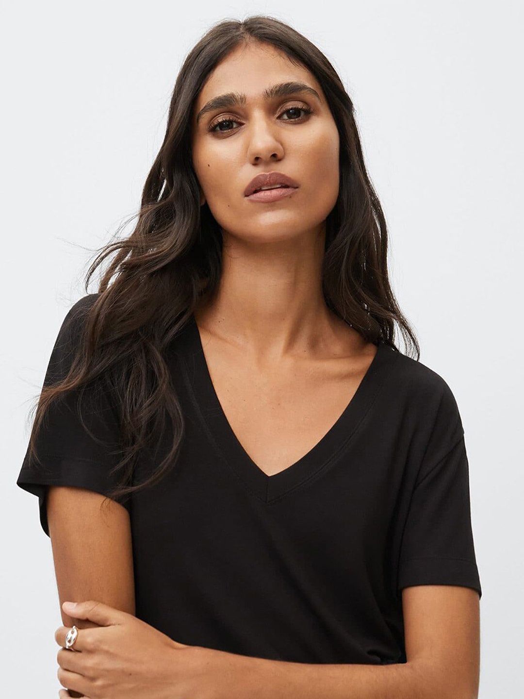 

COLOR CAPITAL V-Neck Relaxed Fit T-shirt, Black