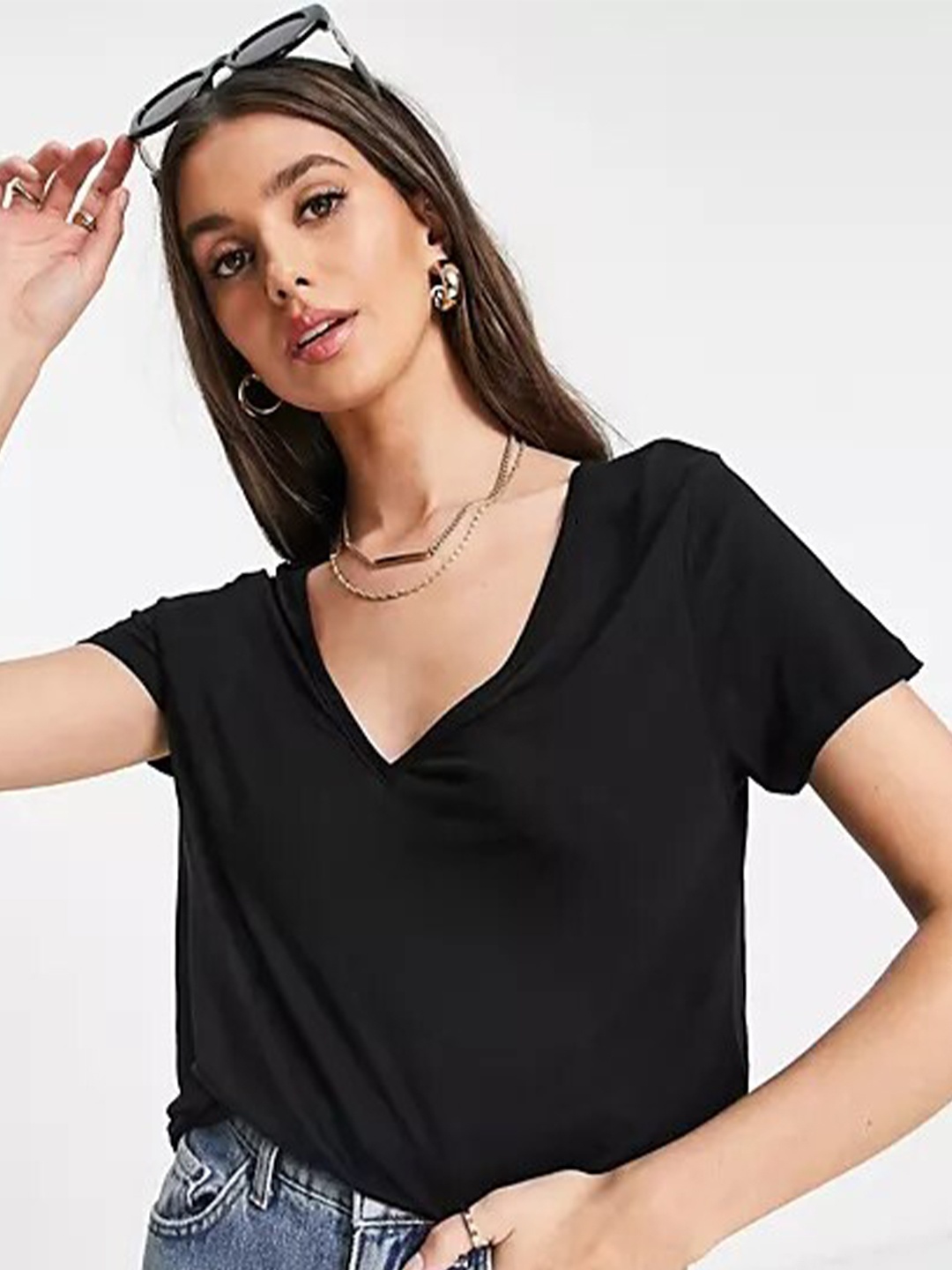 

COLOR CAPITAL V-Neck Relaxed Fit T-shirt, Black