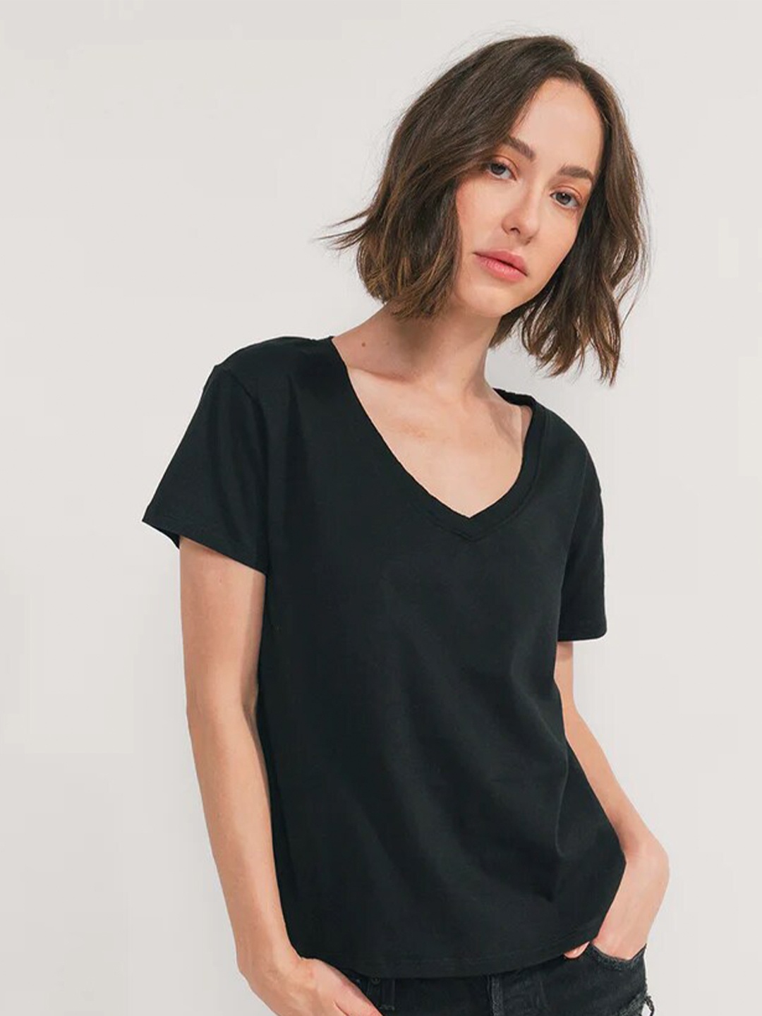 

COLOR CAPITAL V-Neck Casual Top, Black