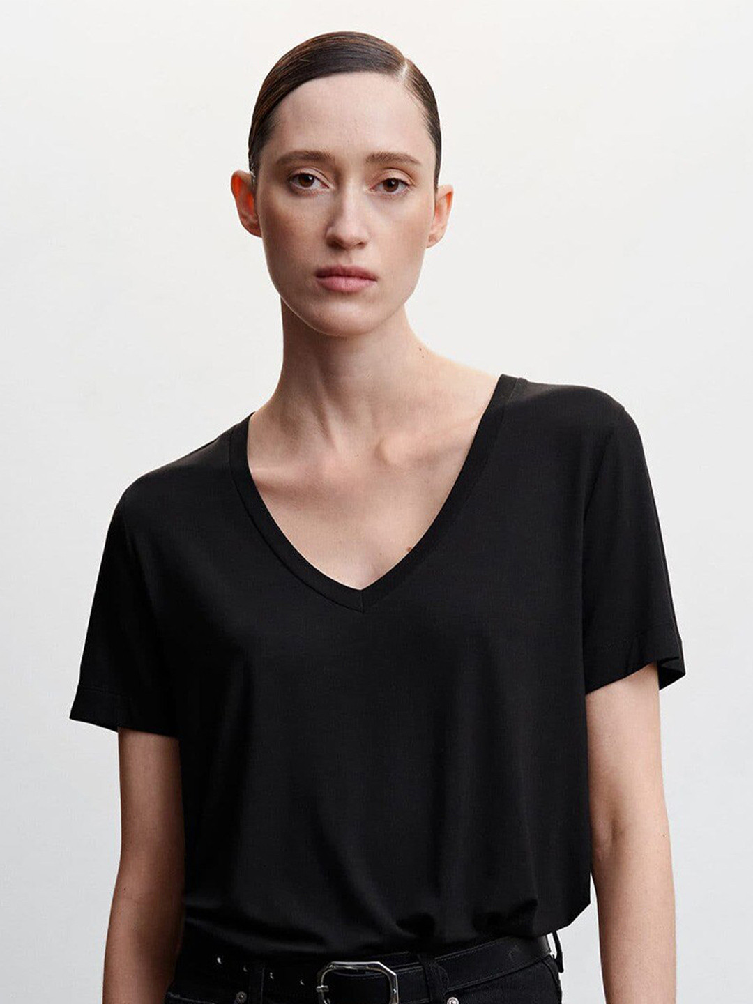 

COLOR CAPITAL V-Neck Relaxed Fit Casual Top, Black