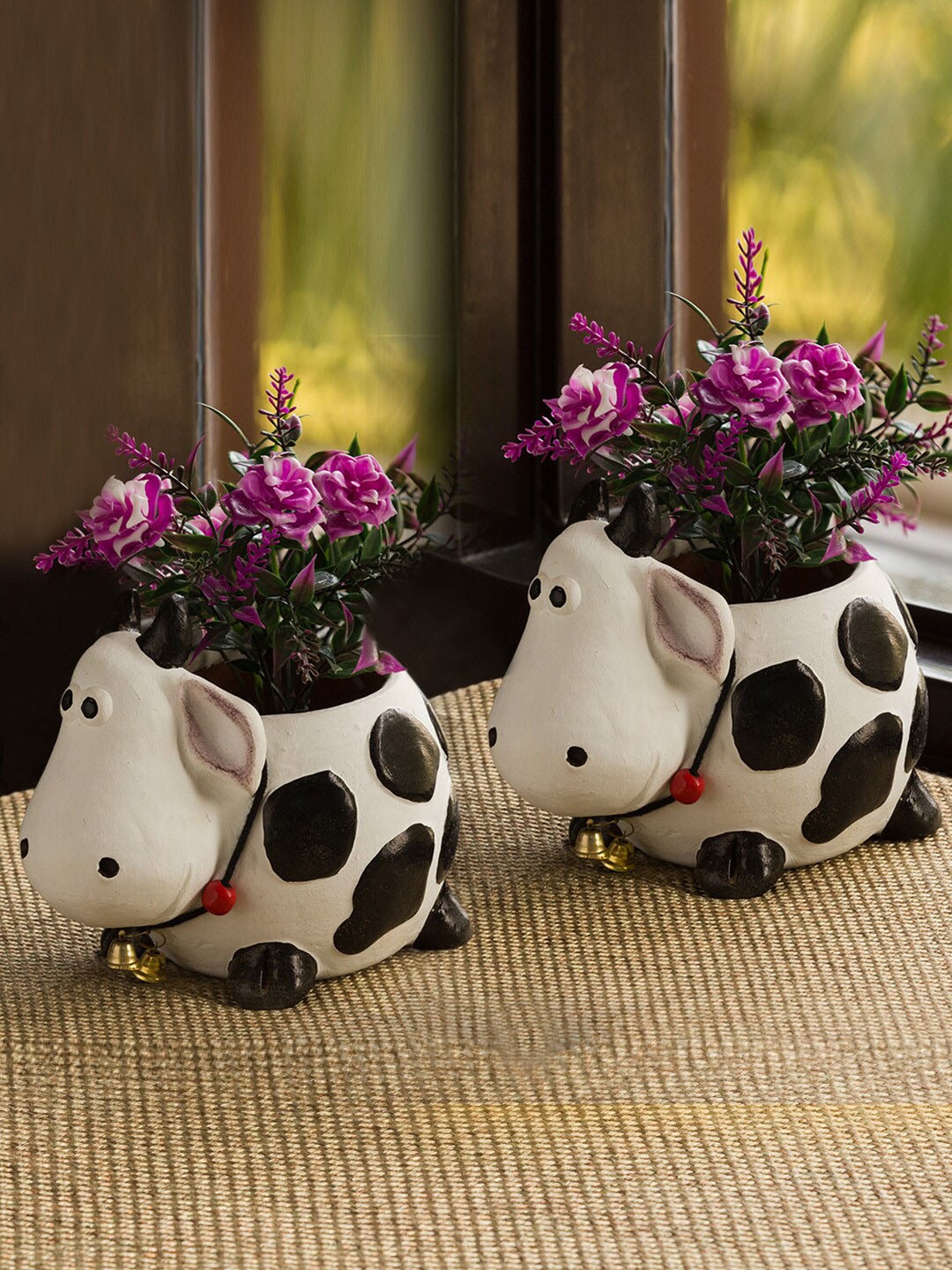 

ExclusiveLane 2 Pieces White & Black Terracotta Planter