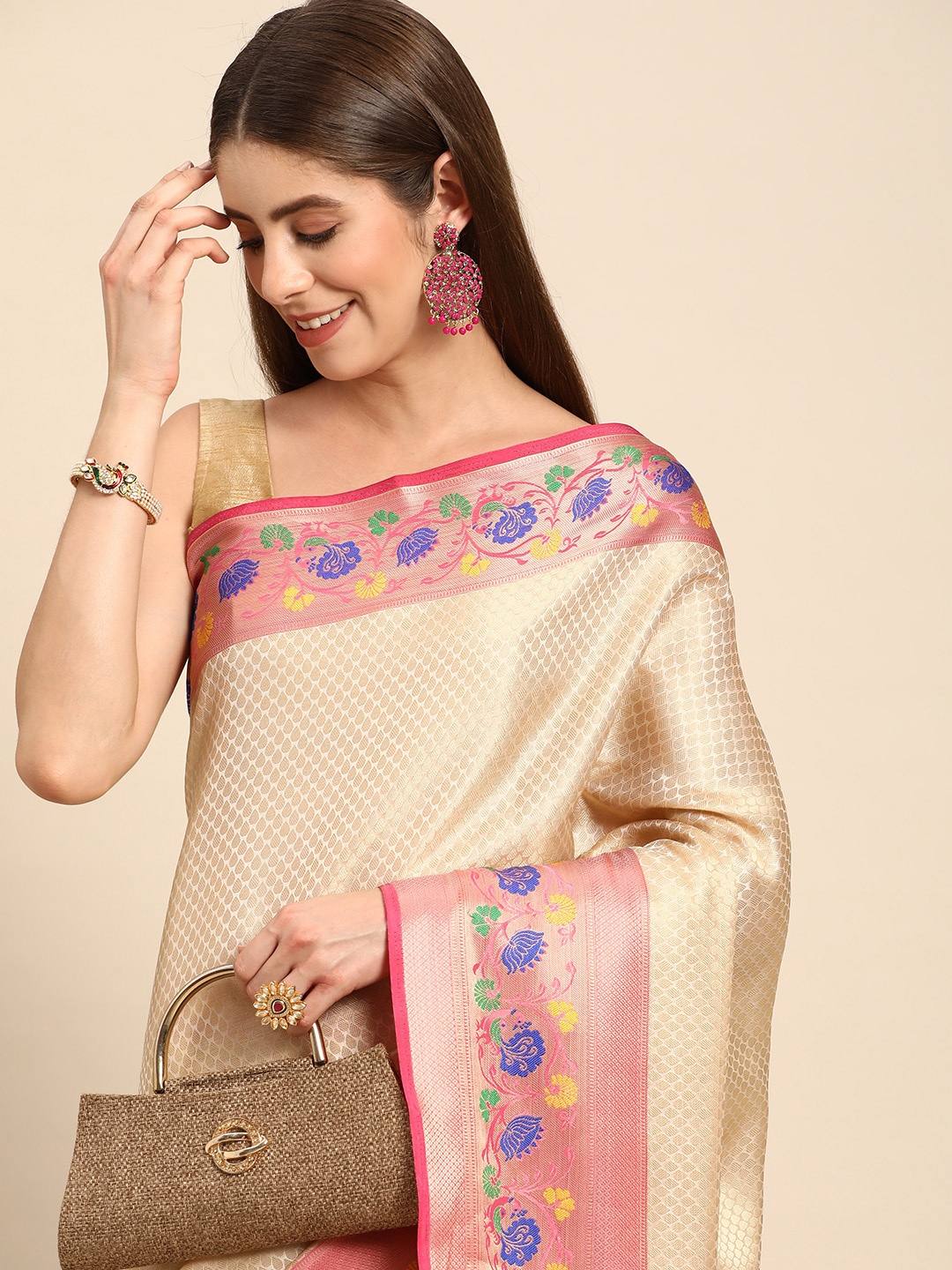 

VASTRANAND Ethnic Motifs Zari Silk Blend Banarasi Saree, White