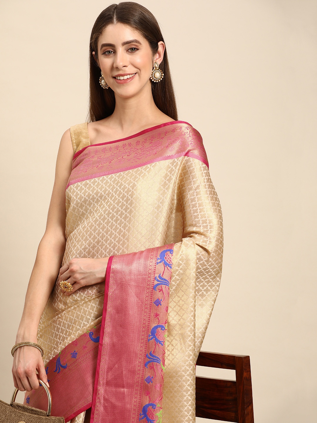 

VASTRANAND Ethnic Motifs Zari Silk Blend Banarasi Saree, White
