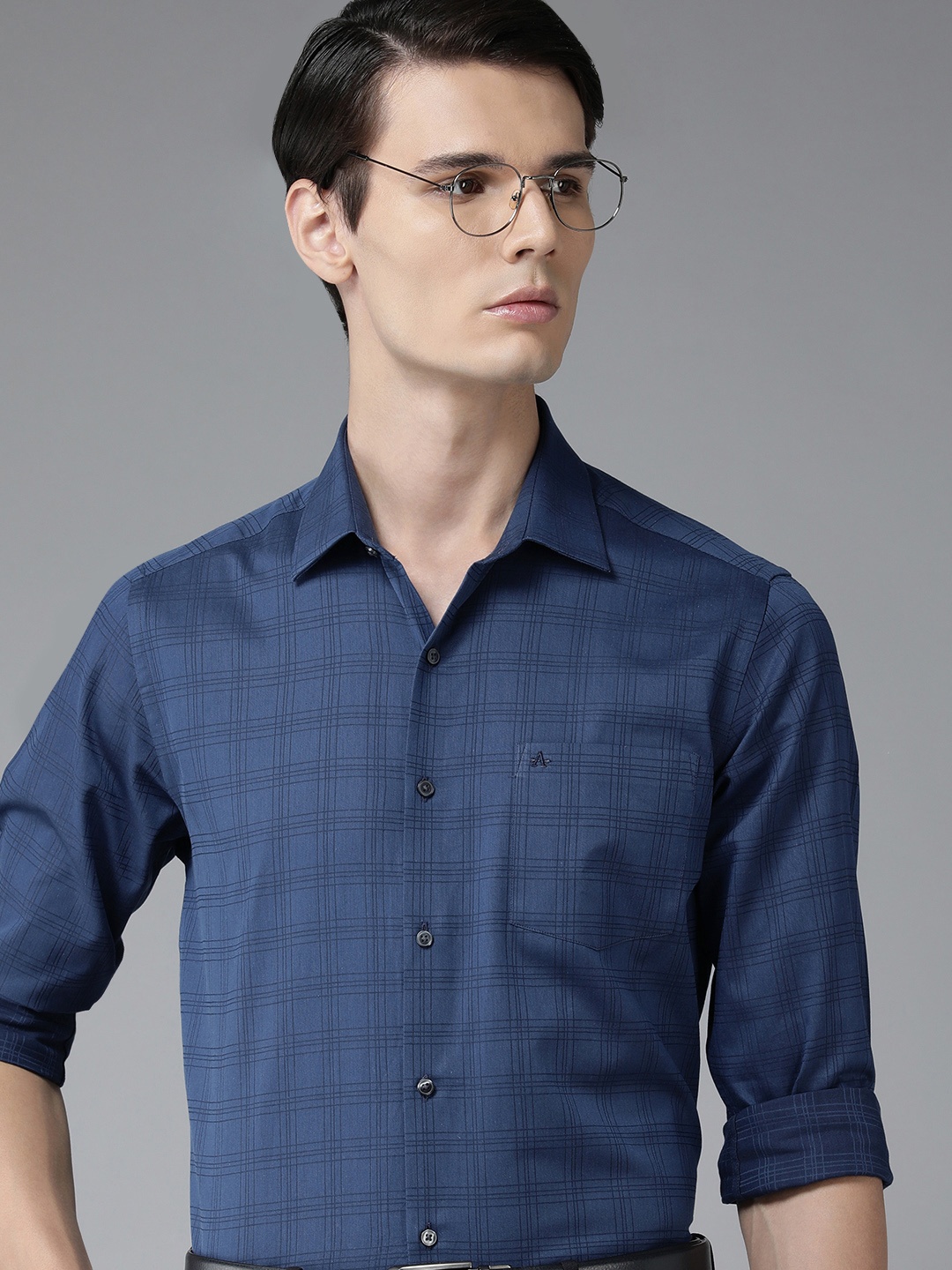 

Arrow Men Original Slim Fit Checked Pure Cotton Semiformal Shirt, Navy blue