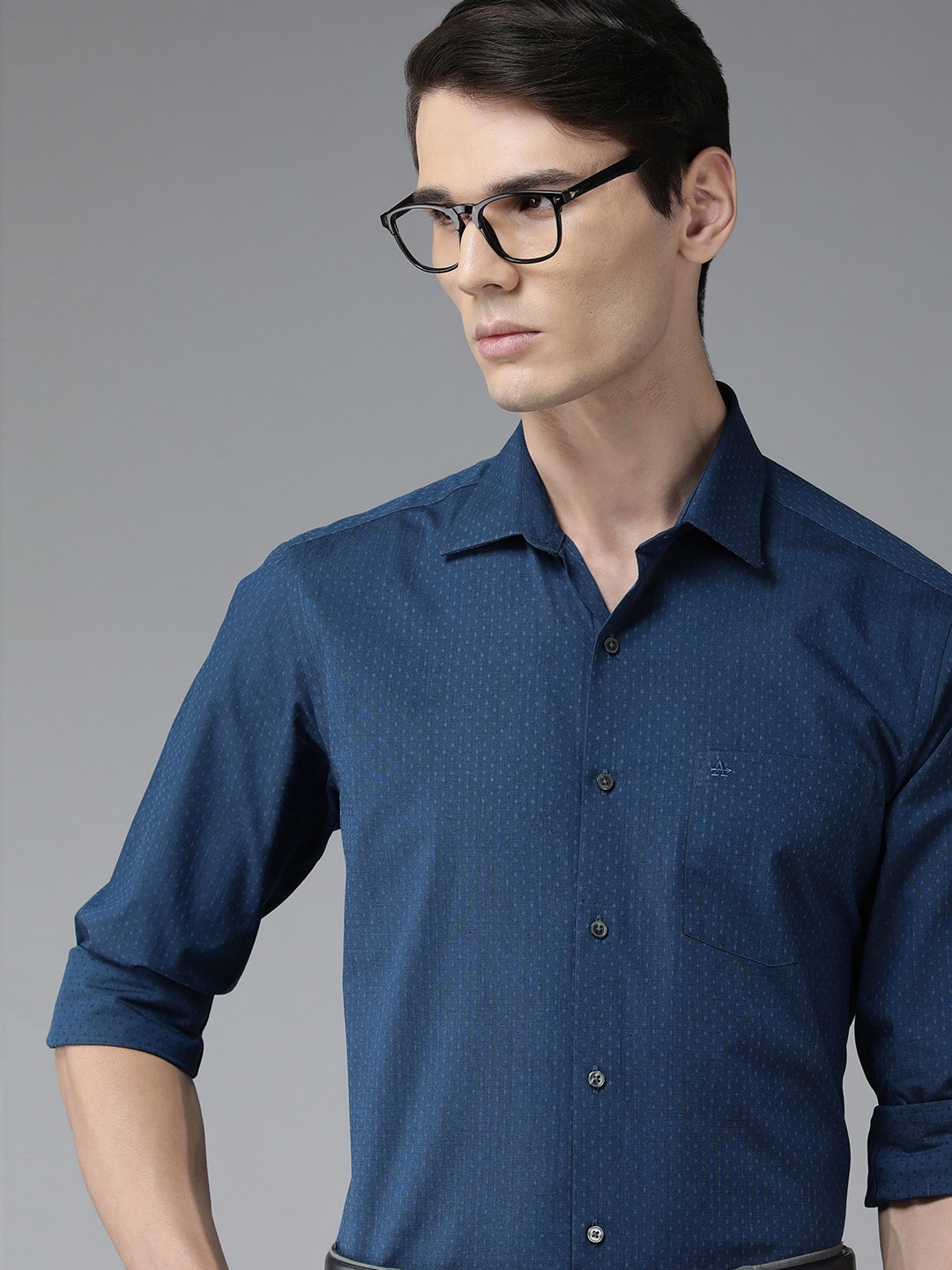 Arrow Men Original Slim Fit Textured Pure Cotton Semiformal Shirt, Navy blue