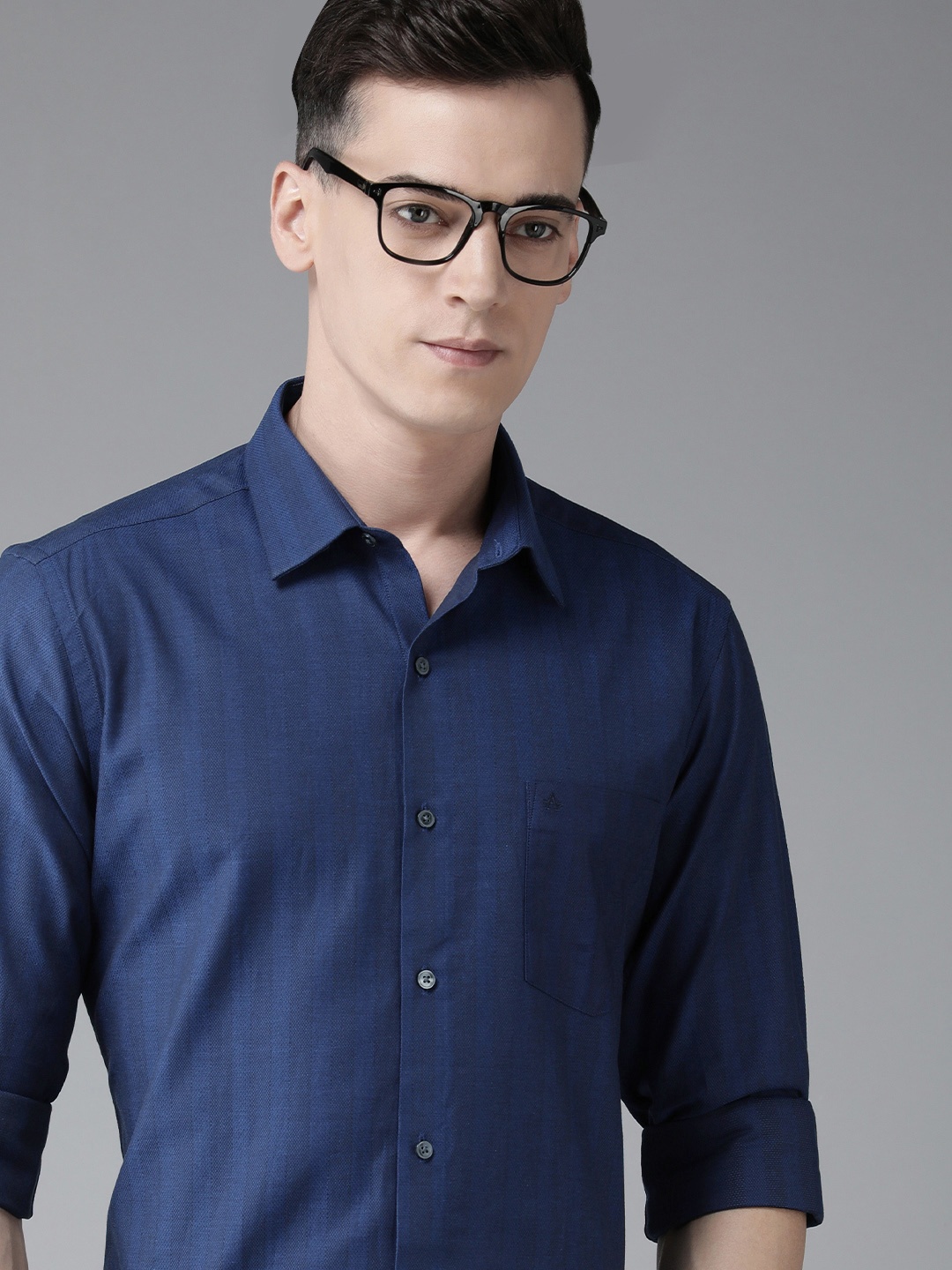 

Arrow Men Original Slim Fit Self-Striped Ceremonial Yarn Dyed Pure Cotton Semiformal Shirt, Navy blue