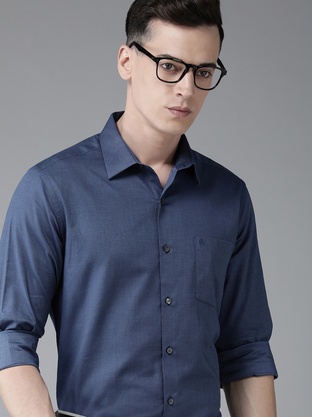 

Arrow Men Pure Cotton Slim Fit Self Design Formal Shirt, Navy blue