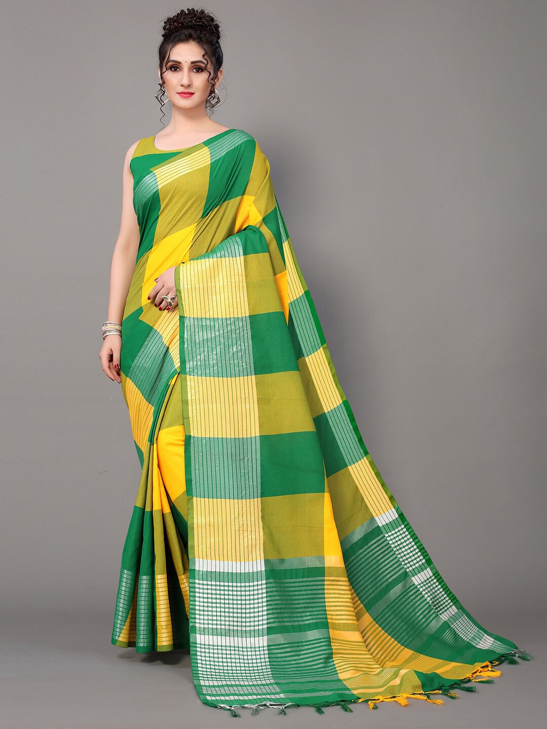 

GORGONE Checked Cotton Blend Saree, Yellow