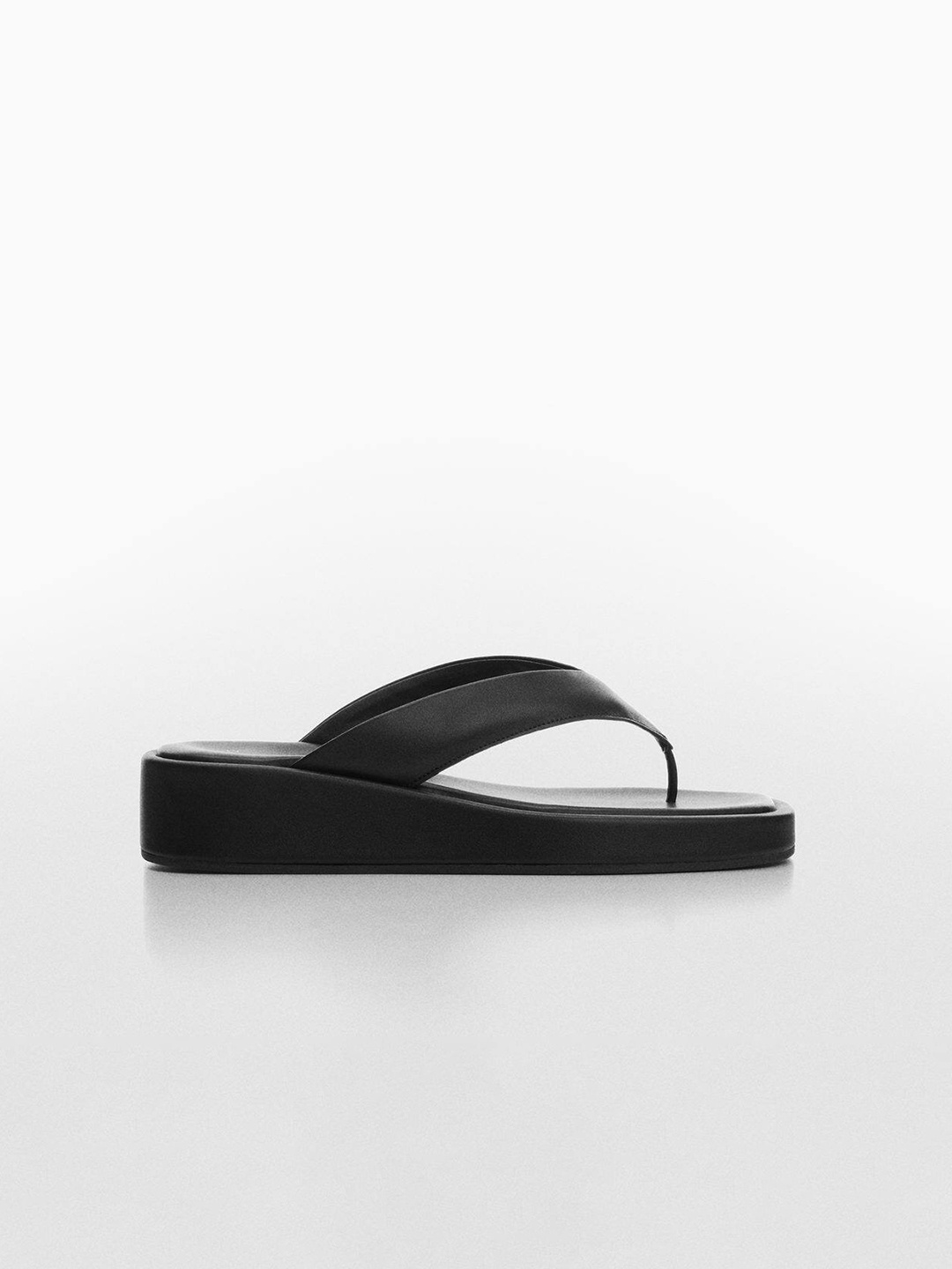 

MANGO Women Open Toe Flats, Black